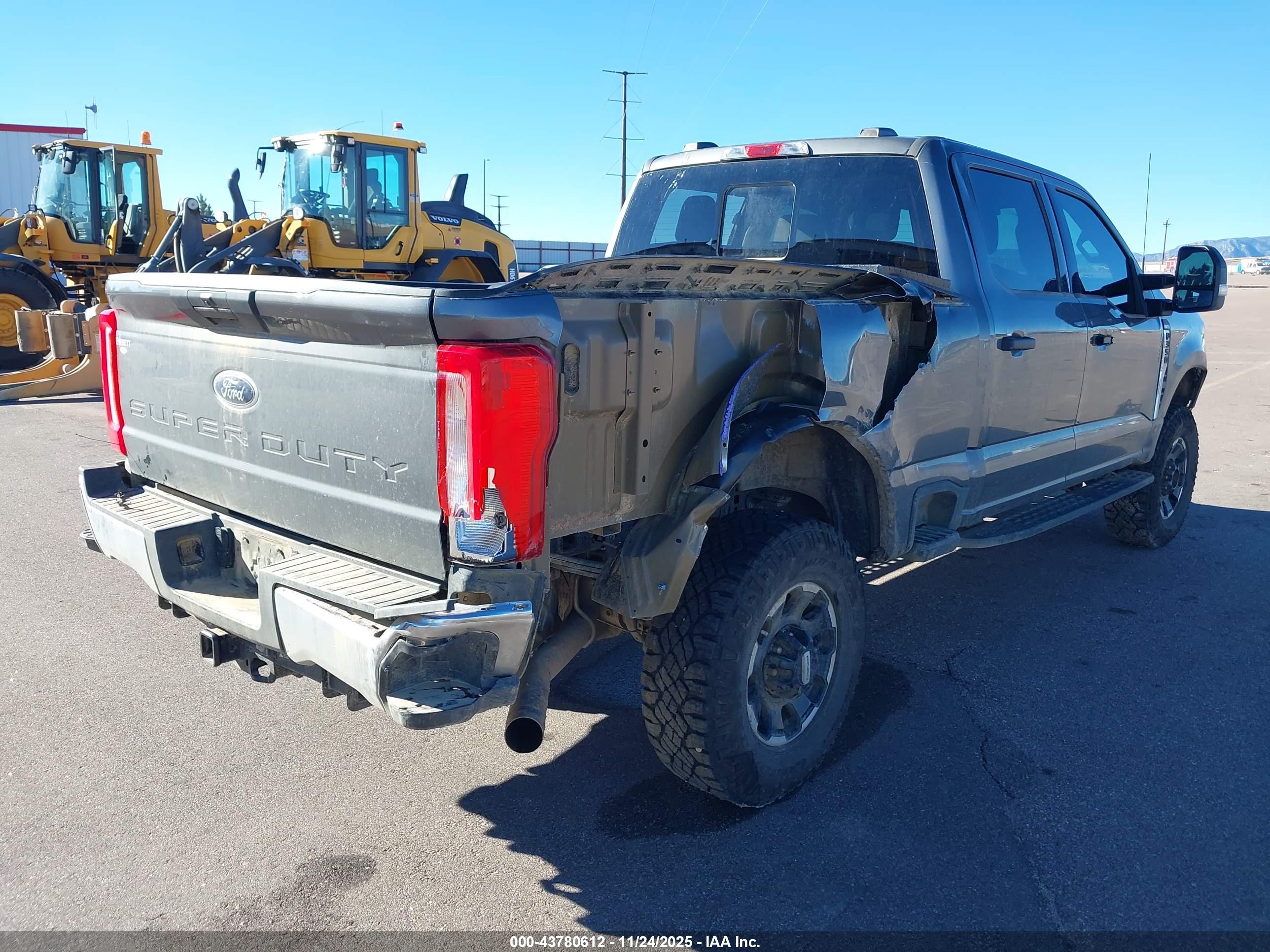 FORD F-350 image 4