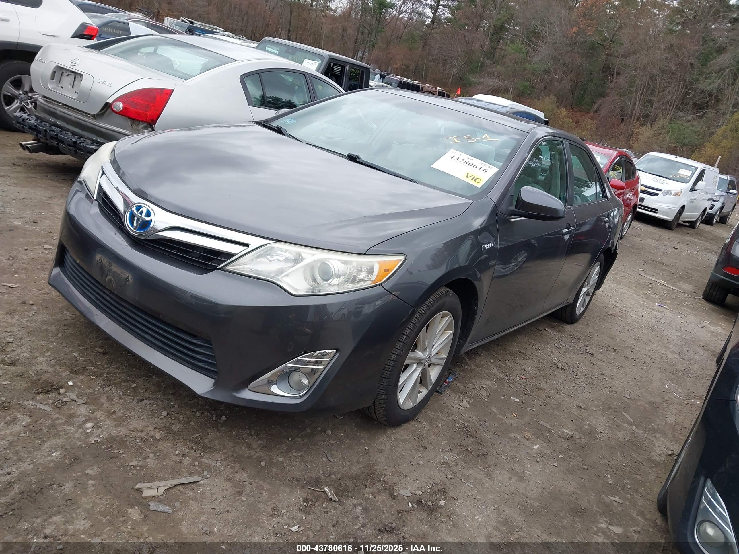TOYOTA CAMRY image 2