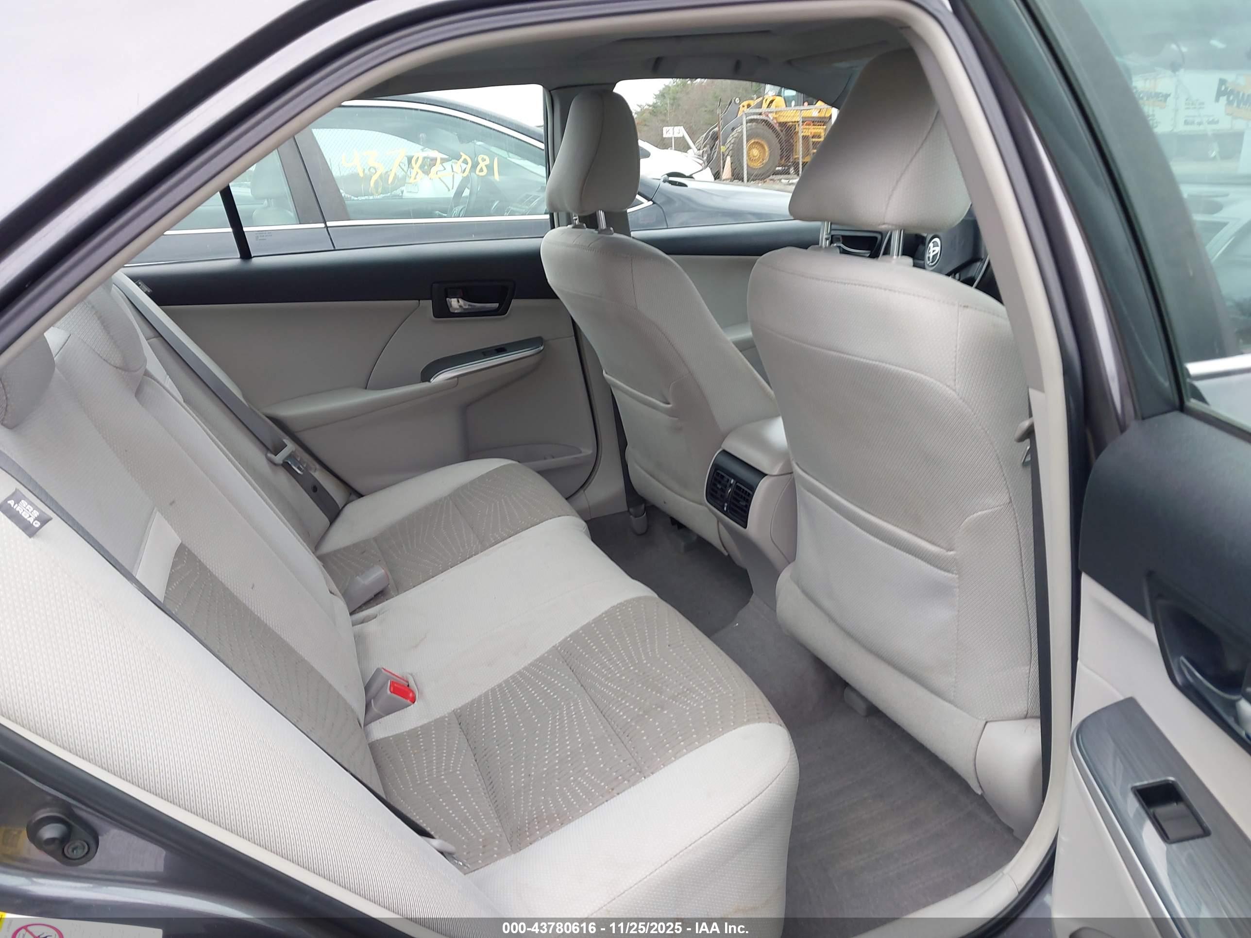 TOYOTA CAMRY image 8