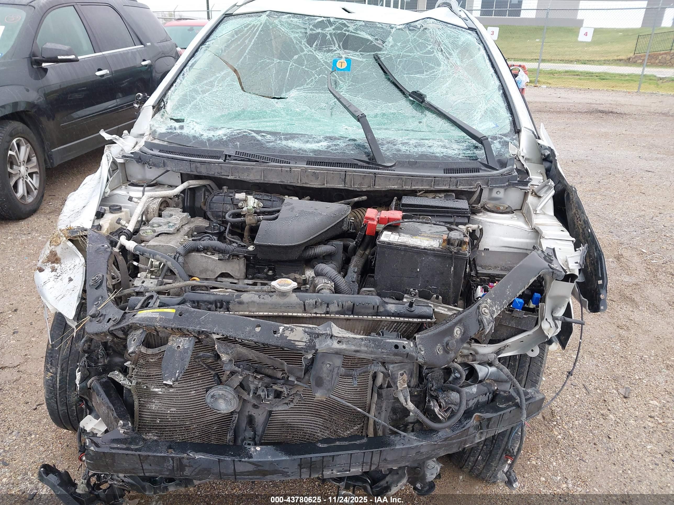 NISSAN ROGUE image 10