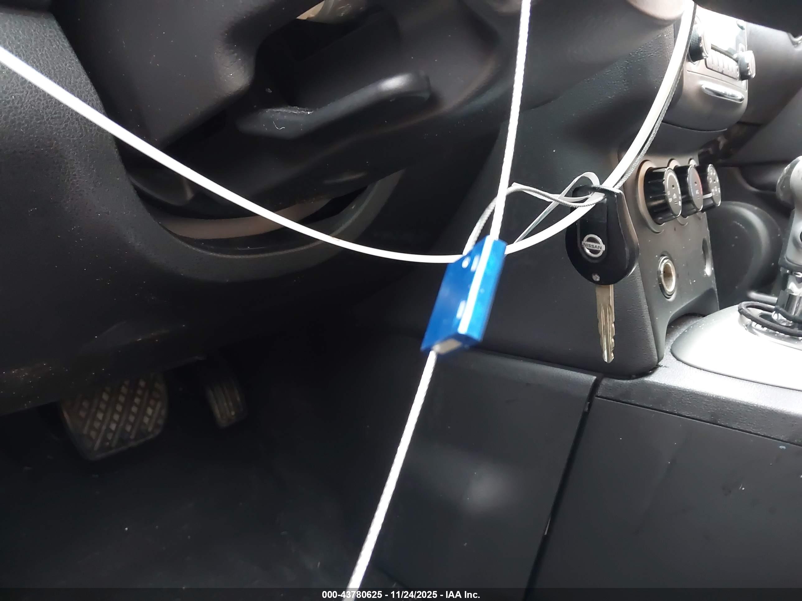 NISSAN ROGUE image 11