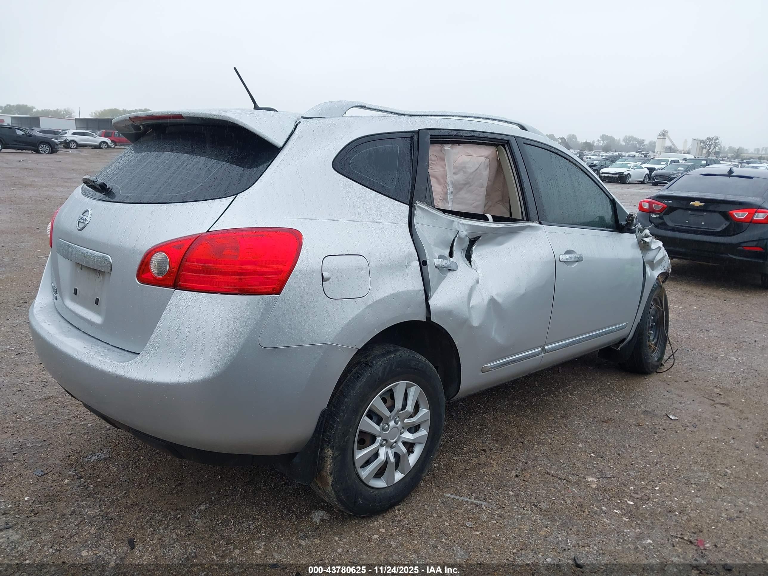 NISSAN ROGUE image 4