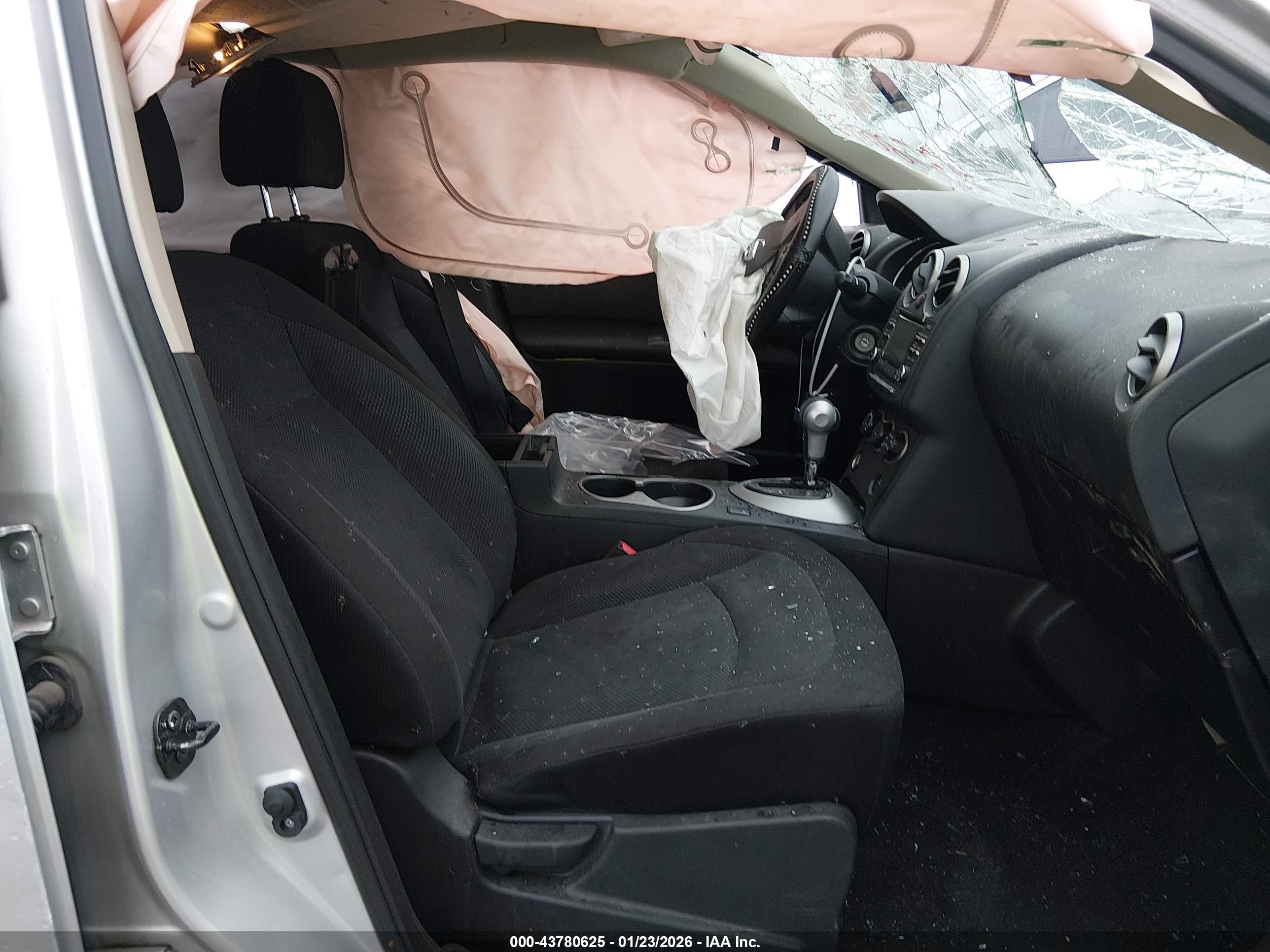 NISSAN ROGUE image 5