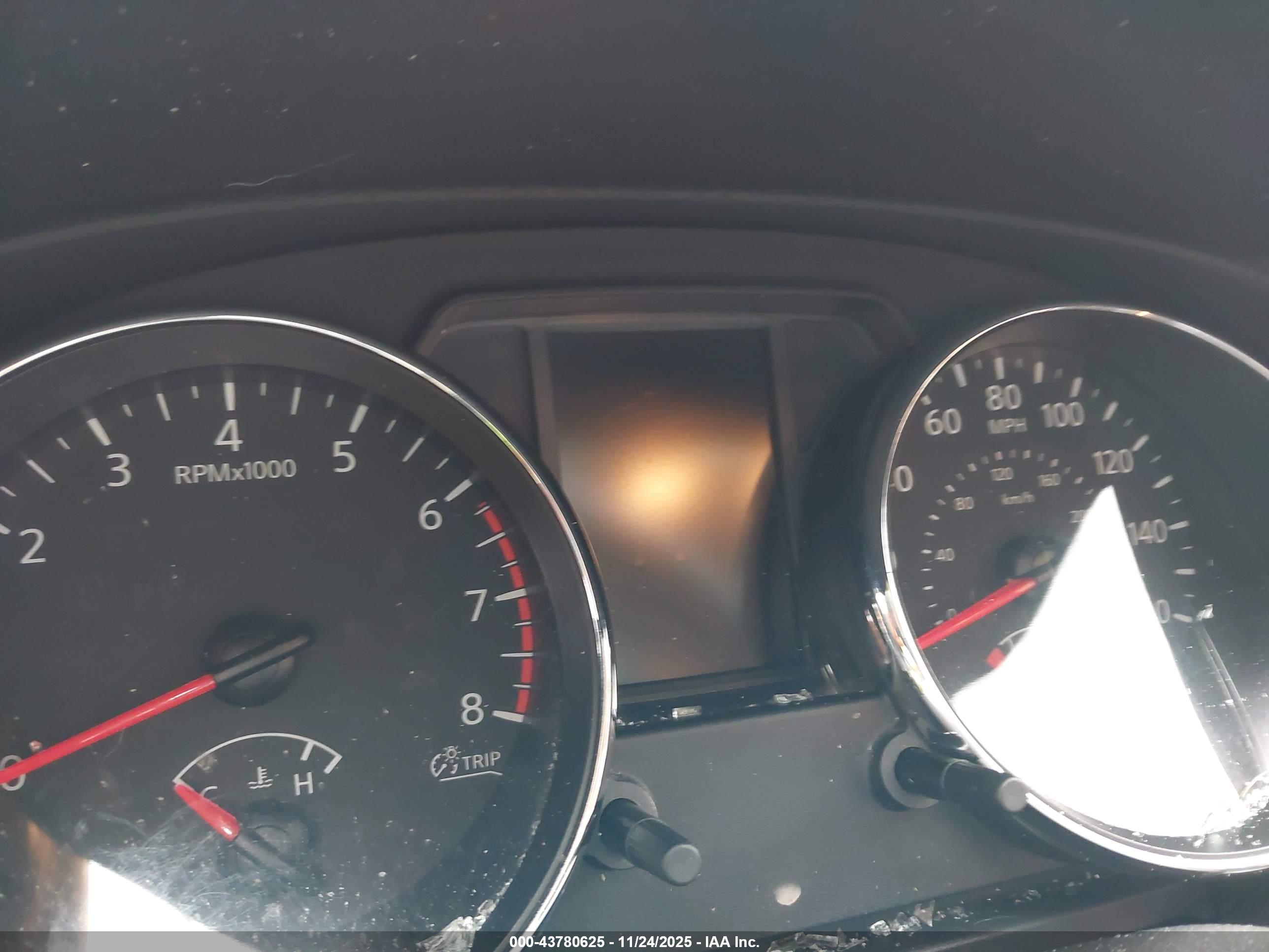 NISSAN ROGUE image 7