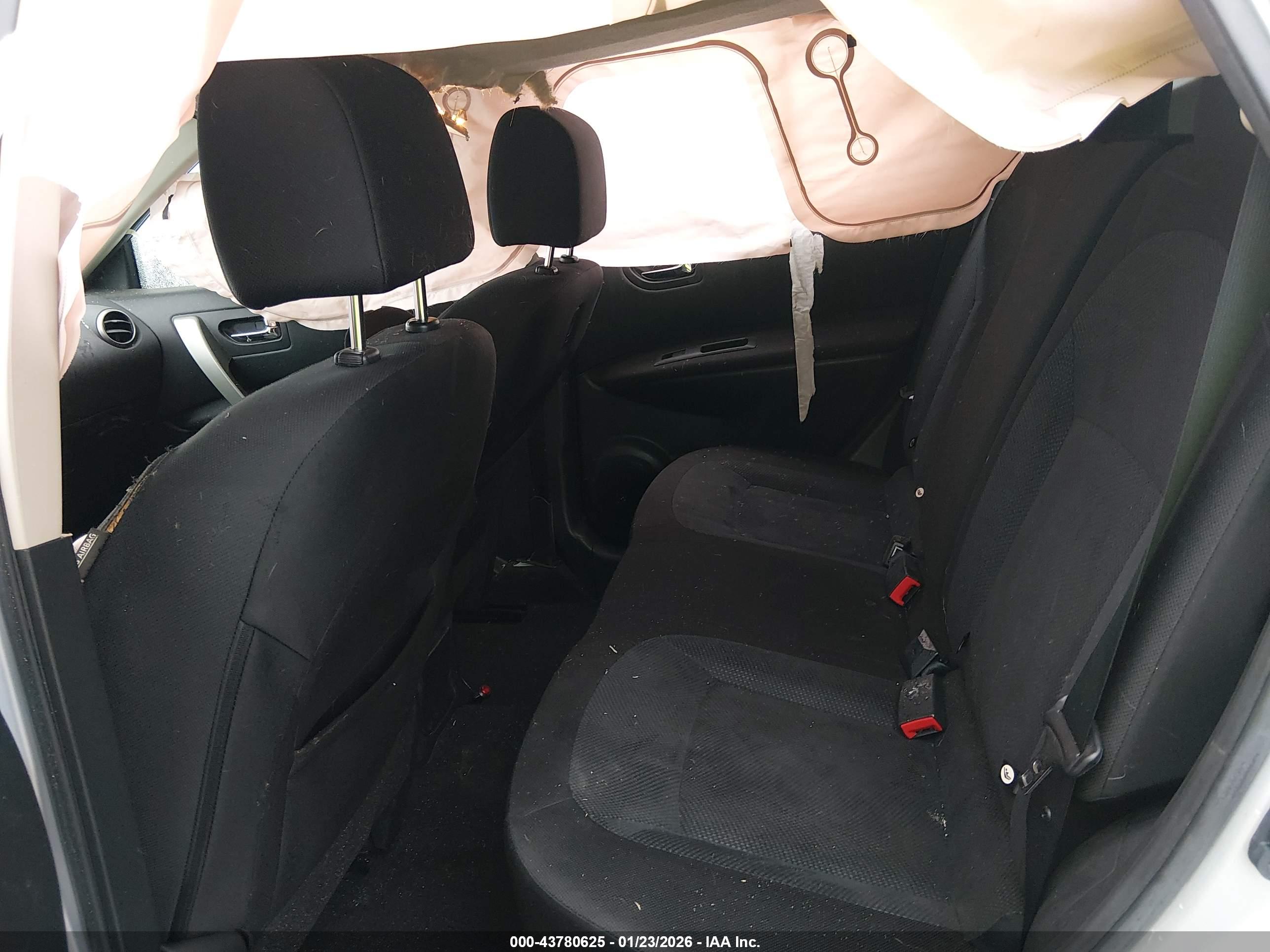NISSAN ROGUE image 8