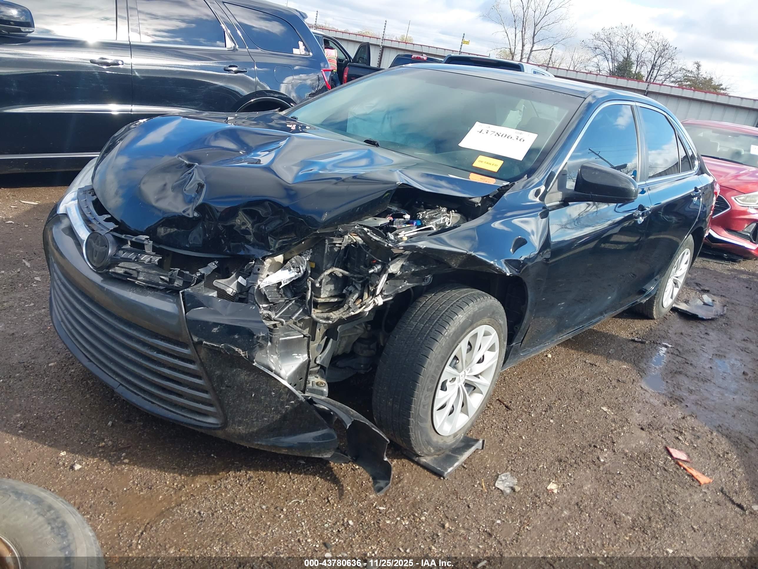 TOYOTA CAMRY image 2