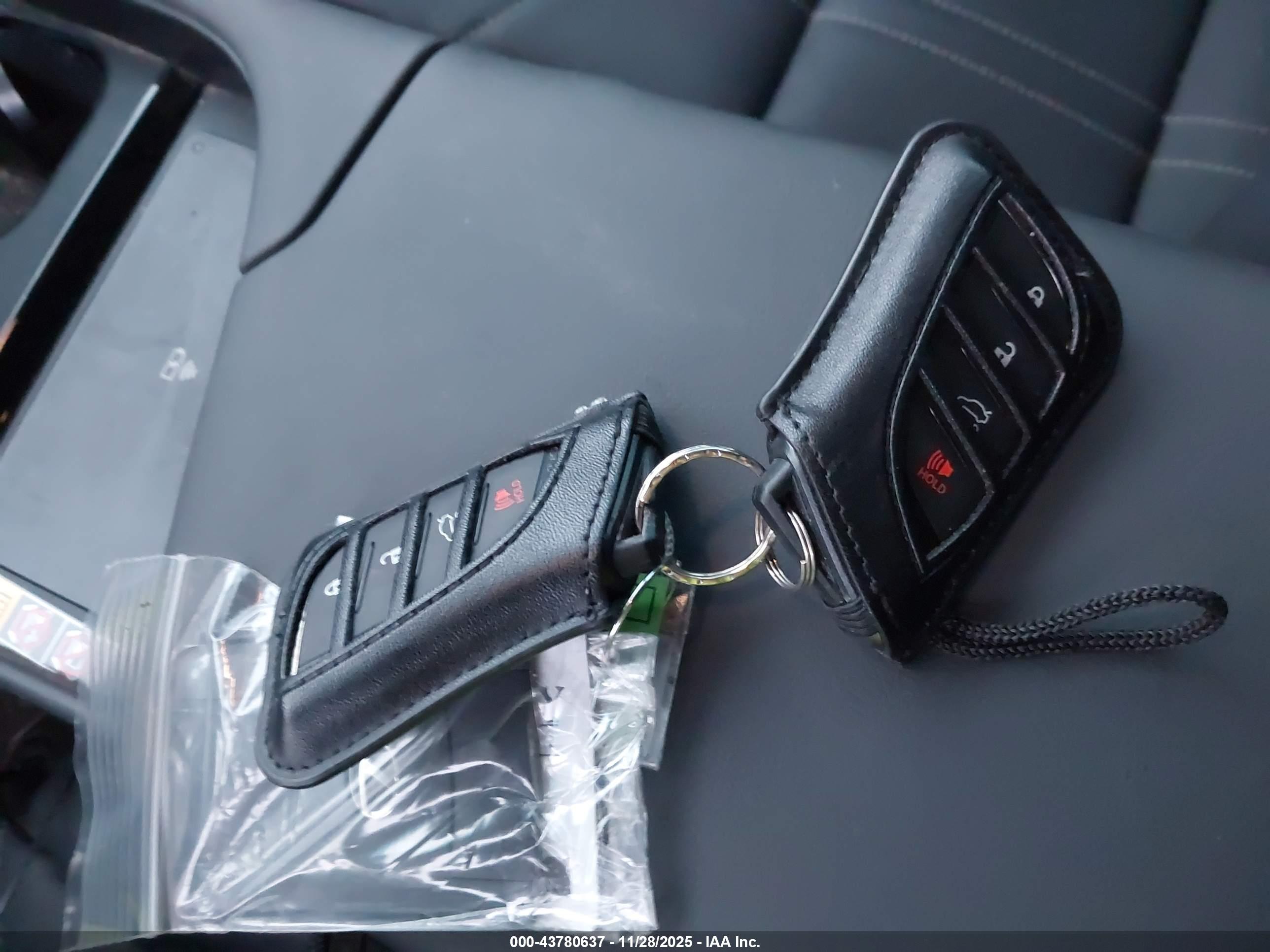 LEXUS ES image 11