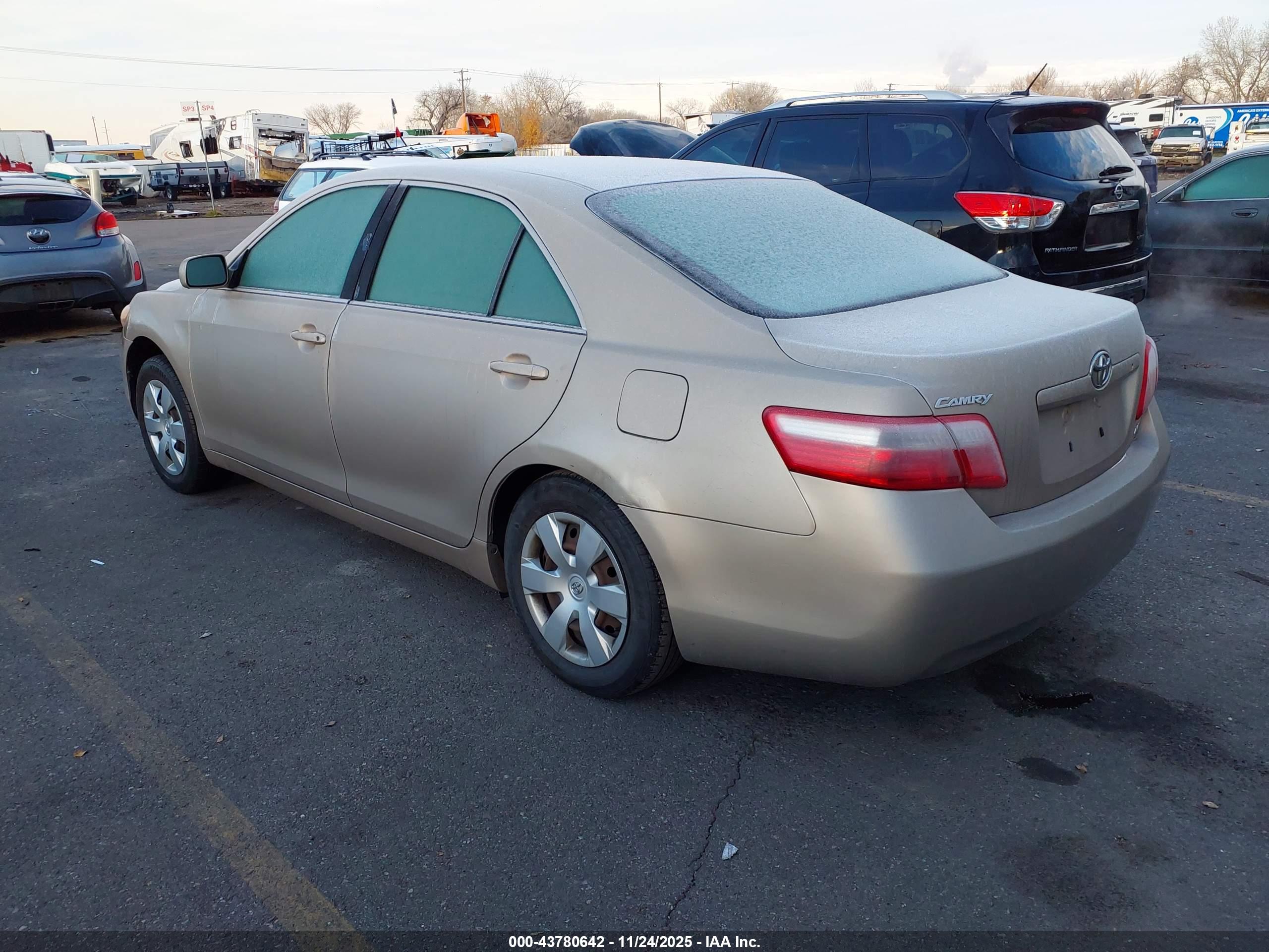 TOYOTA CAMRY image 3