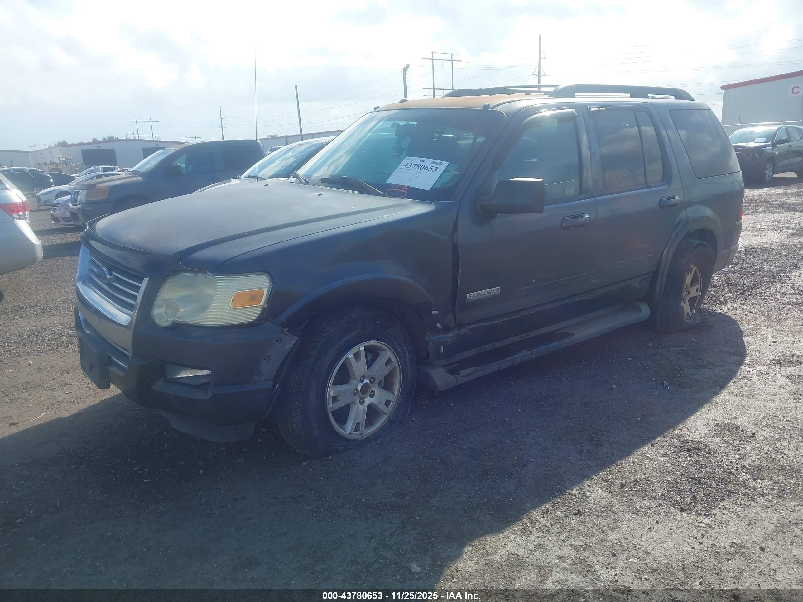 FORD EXPLORER image 2