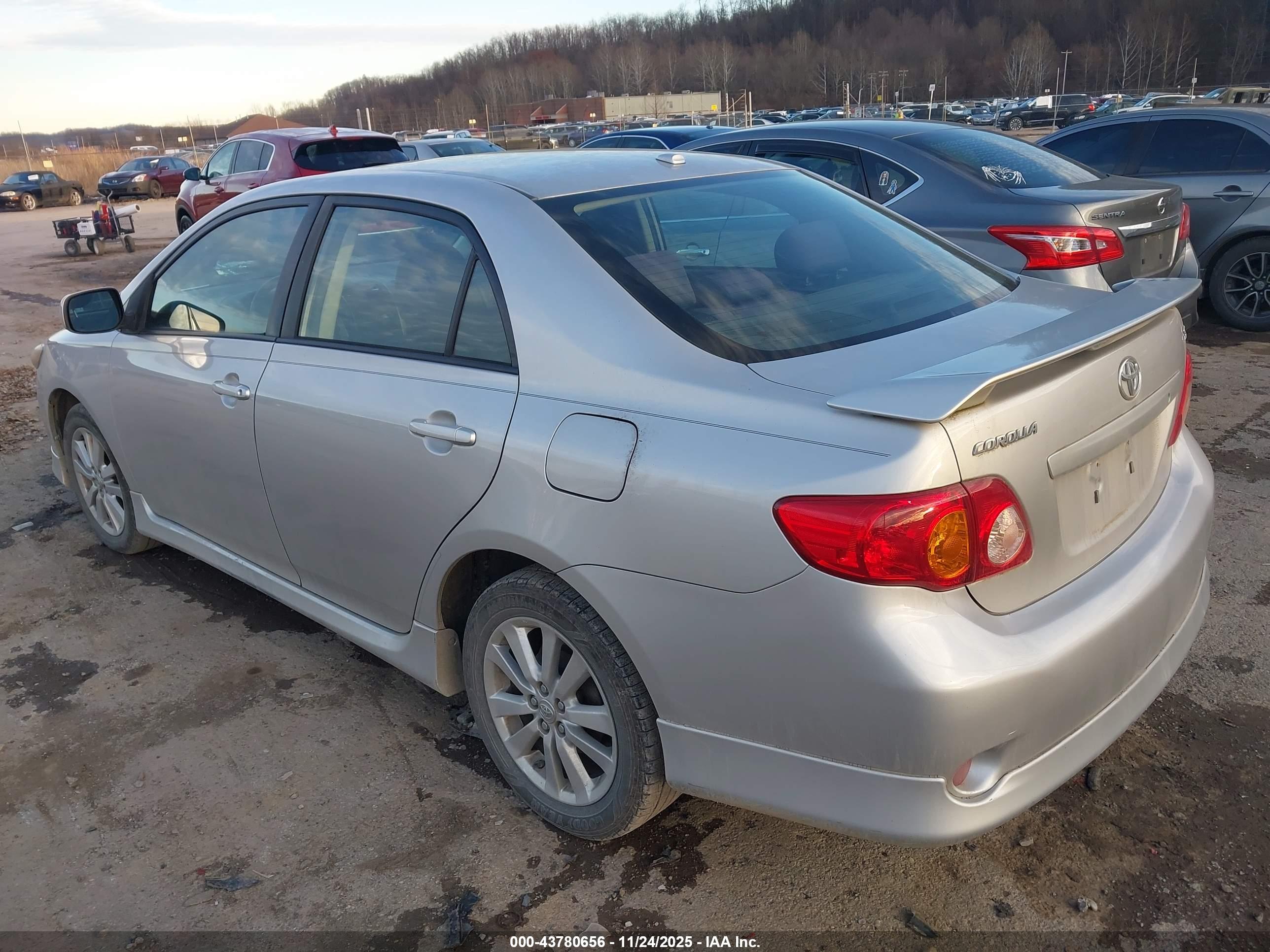 TOYOTA COROLLA image 3