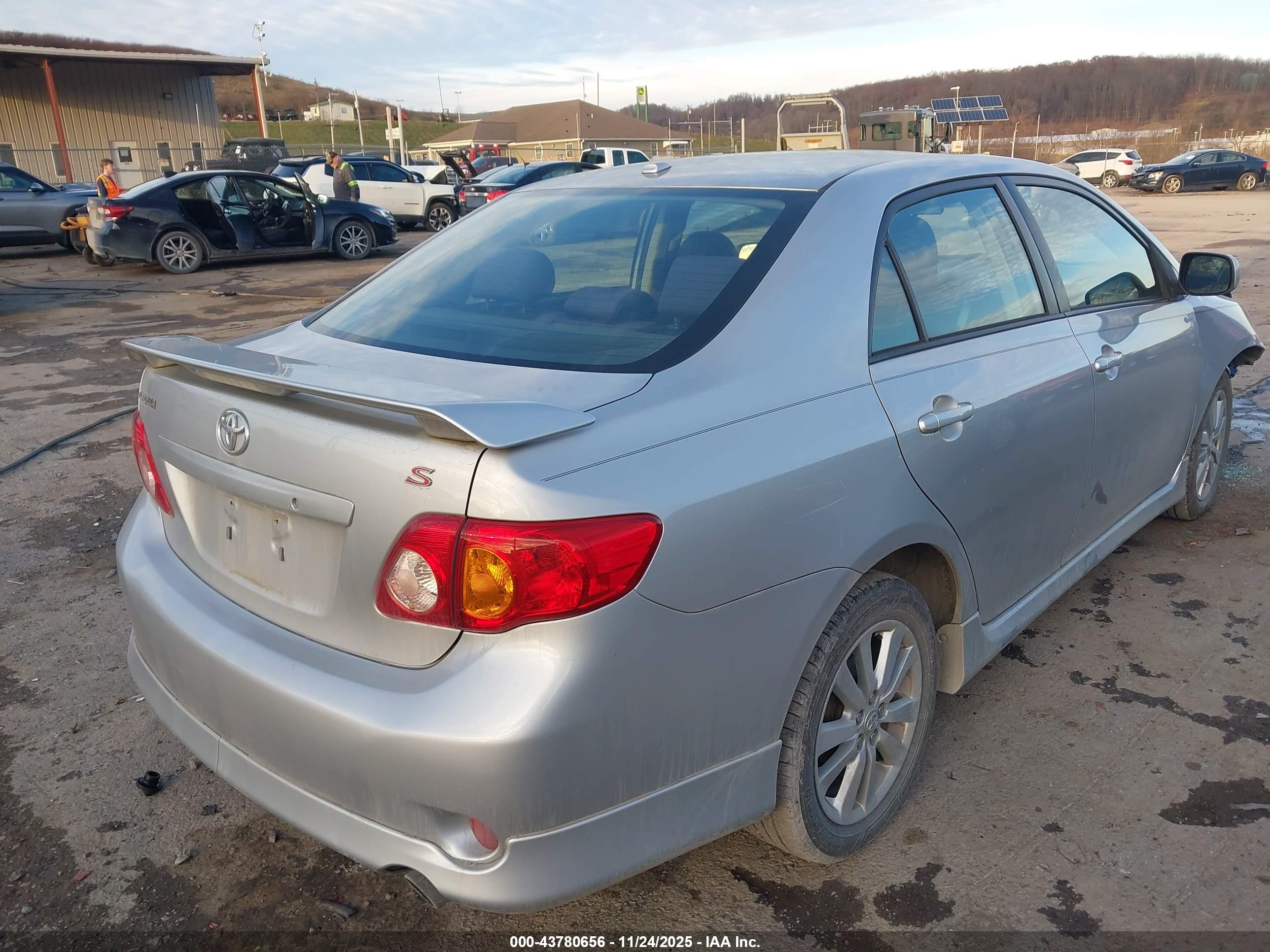 TOYOTA COROLLA image 4