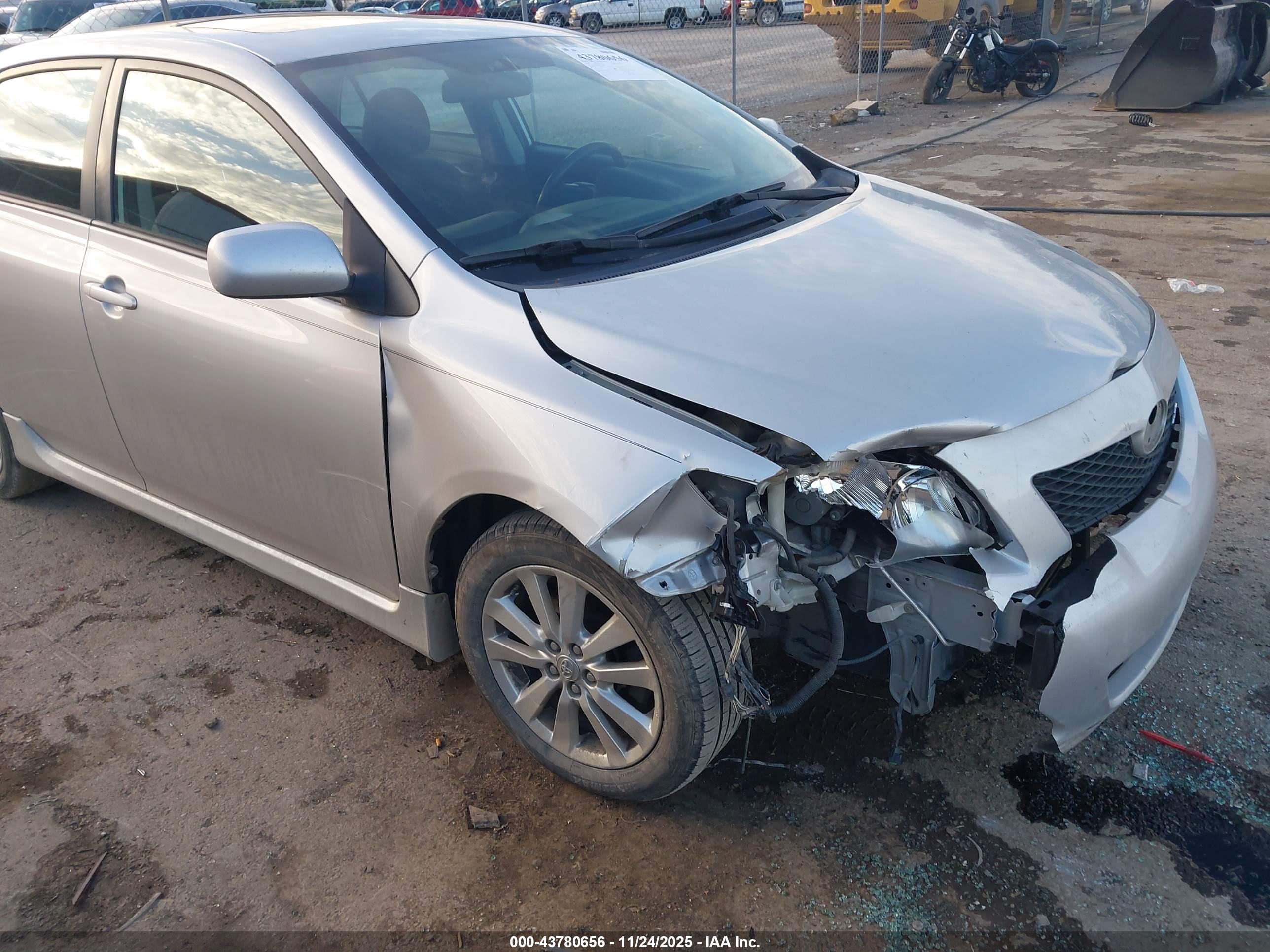 TOYOTA COROLLA image 6