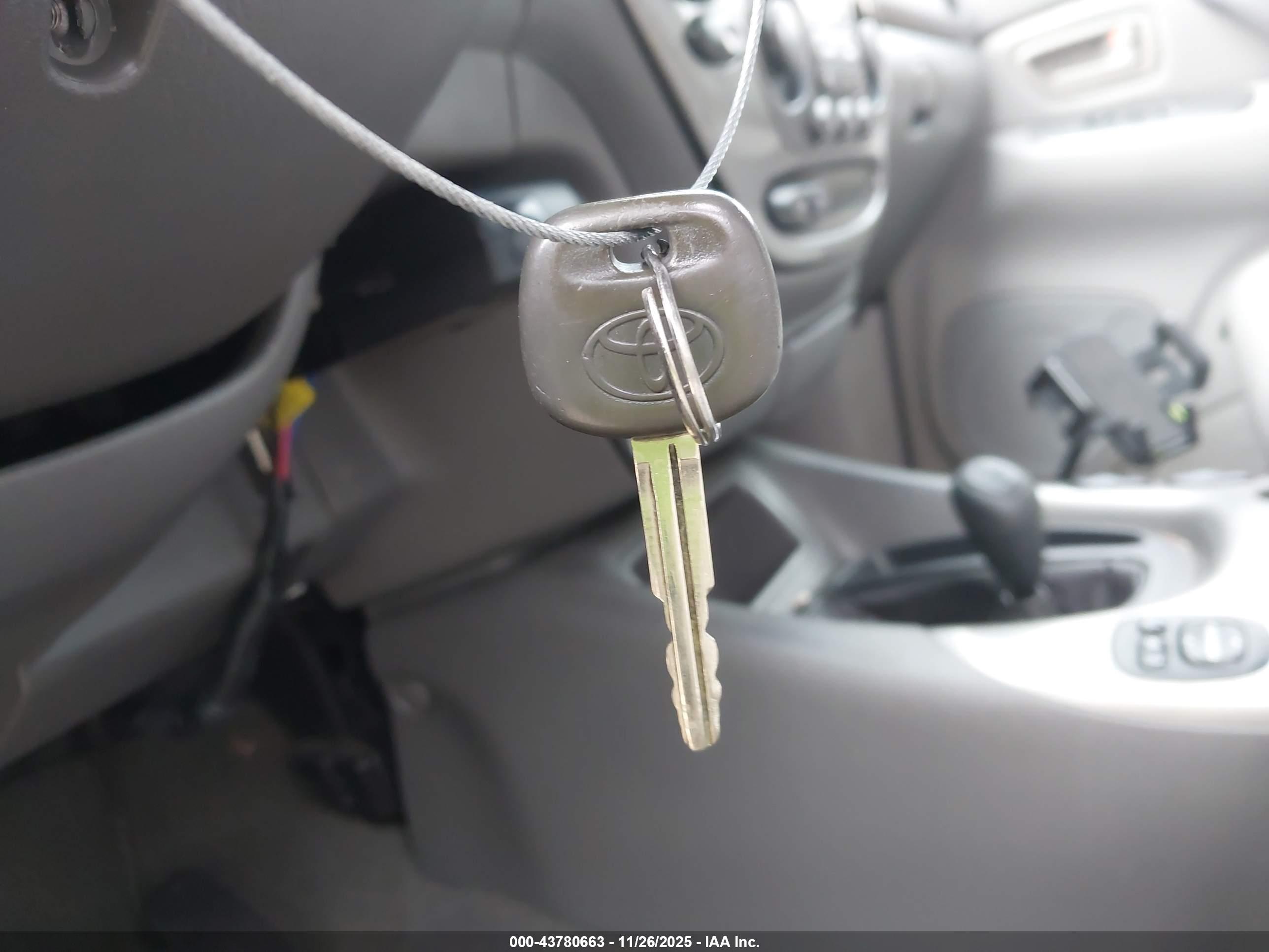 TOYOTA SEQUOIA image 11