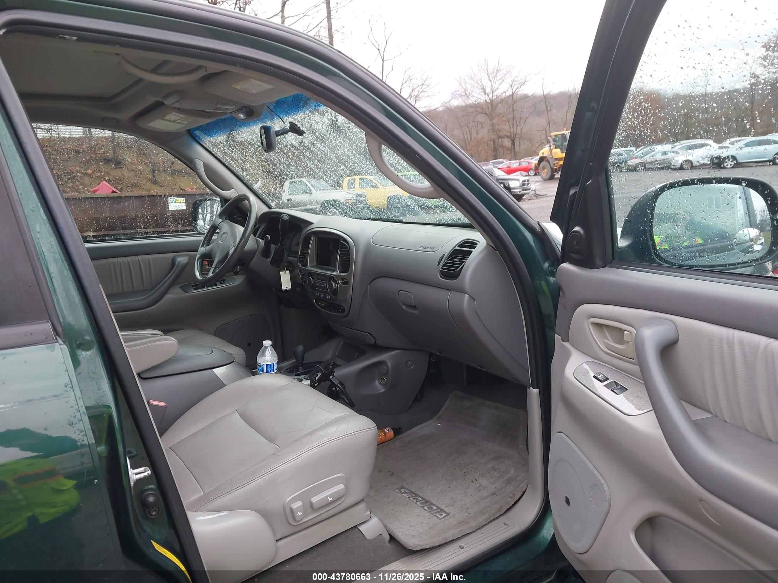 TOYOTA SEQUOIA image 5