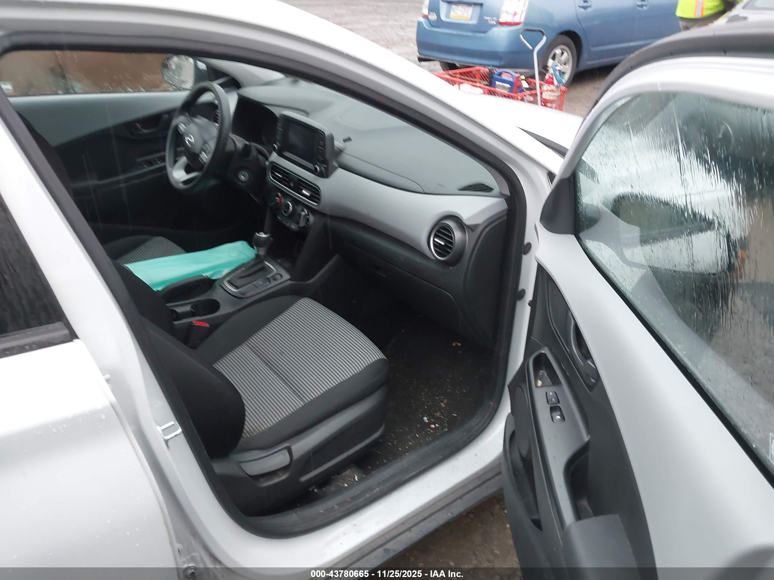HYUNDAI KONA image 5