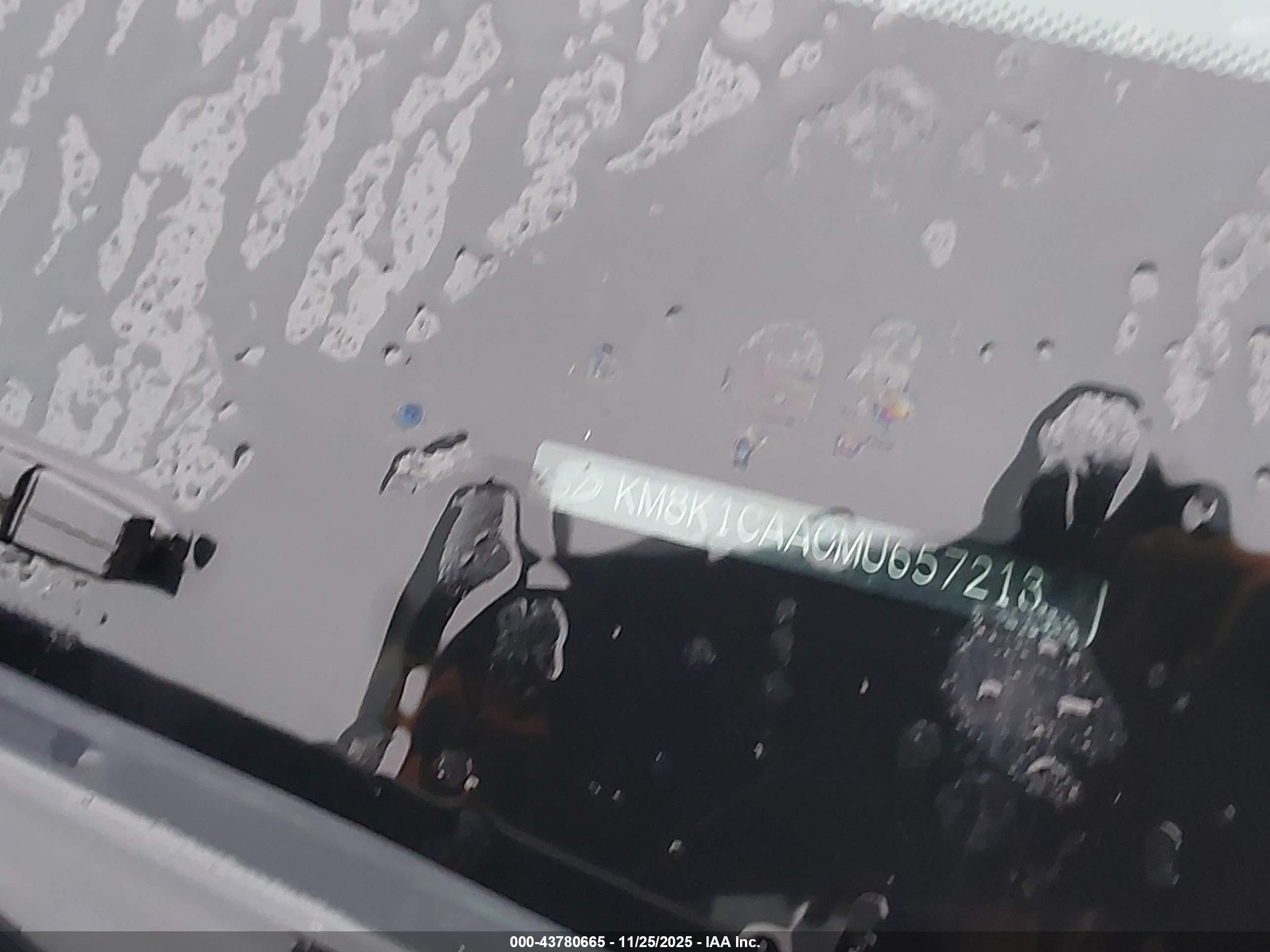 HYUNDAI KONA image 9