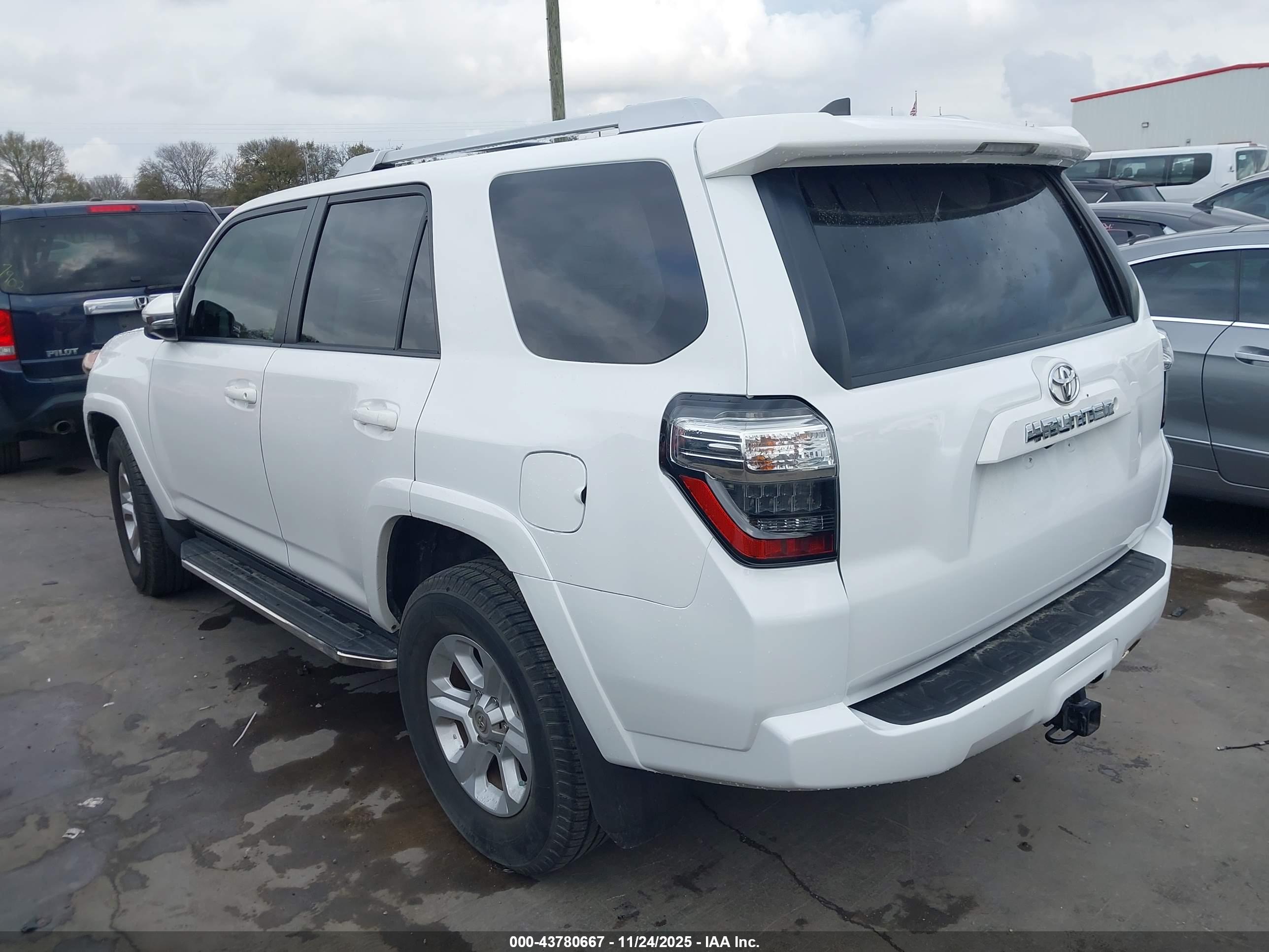 TOYOTA 4RUNNER image 3