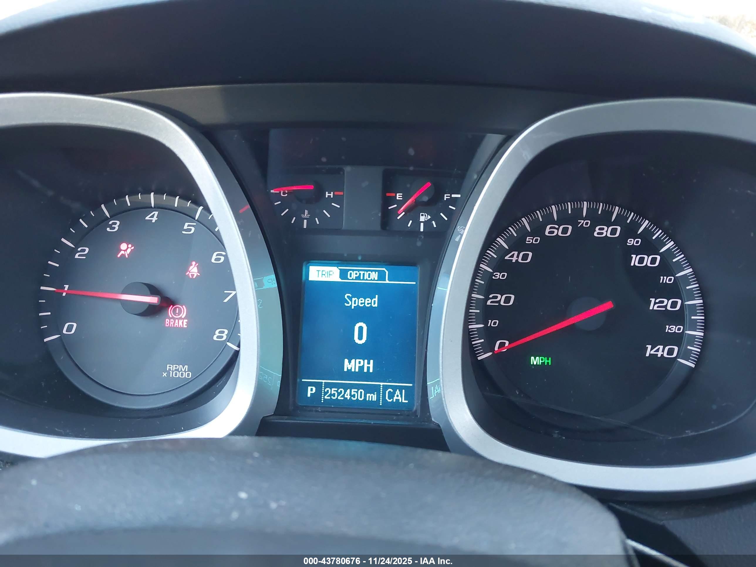 CHEVROLET EQUINOX image 7