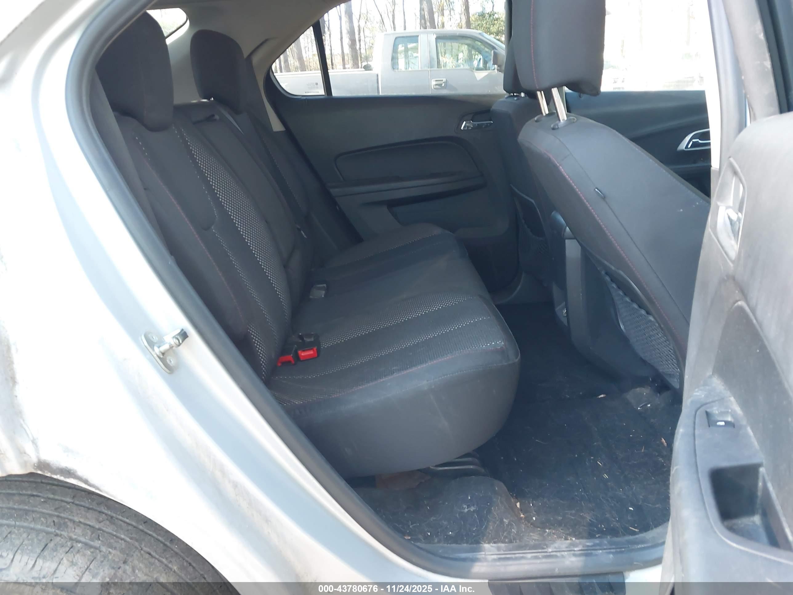 CHEVROLET EQUINOX image 8