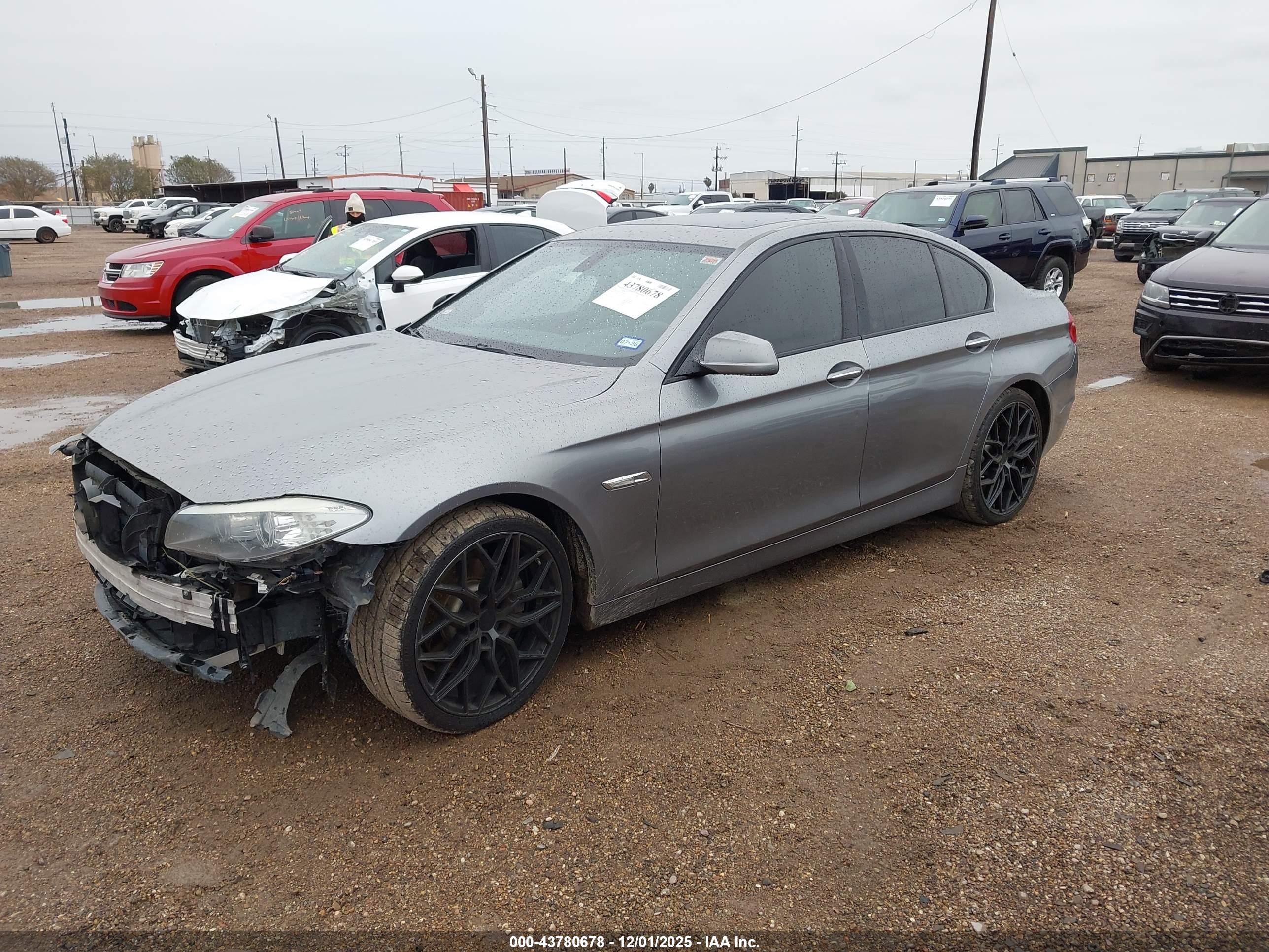 BMW 528I image 2