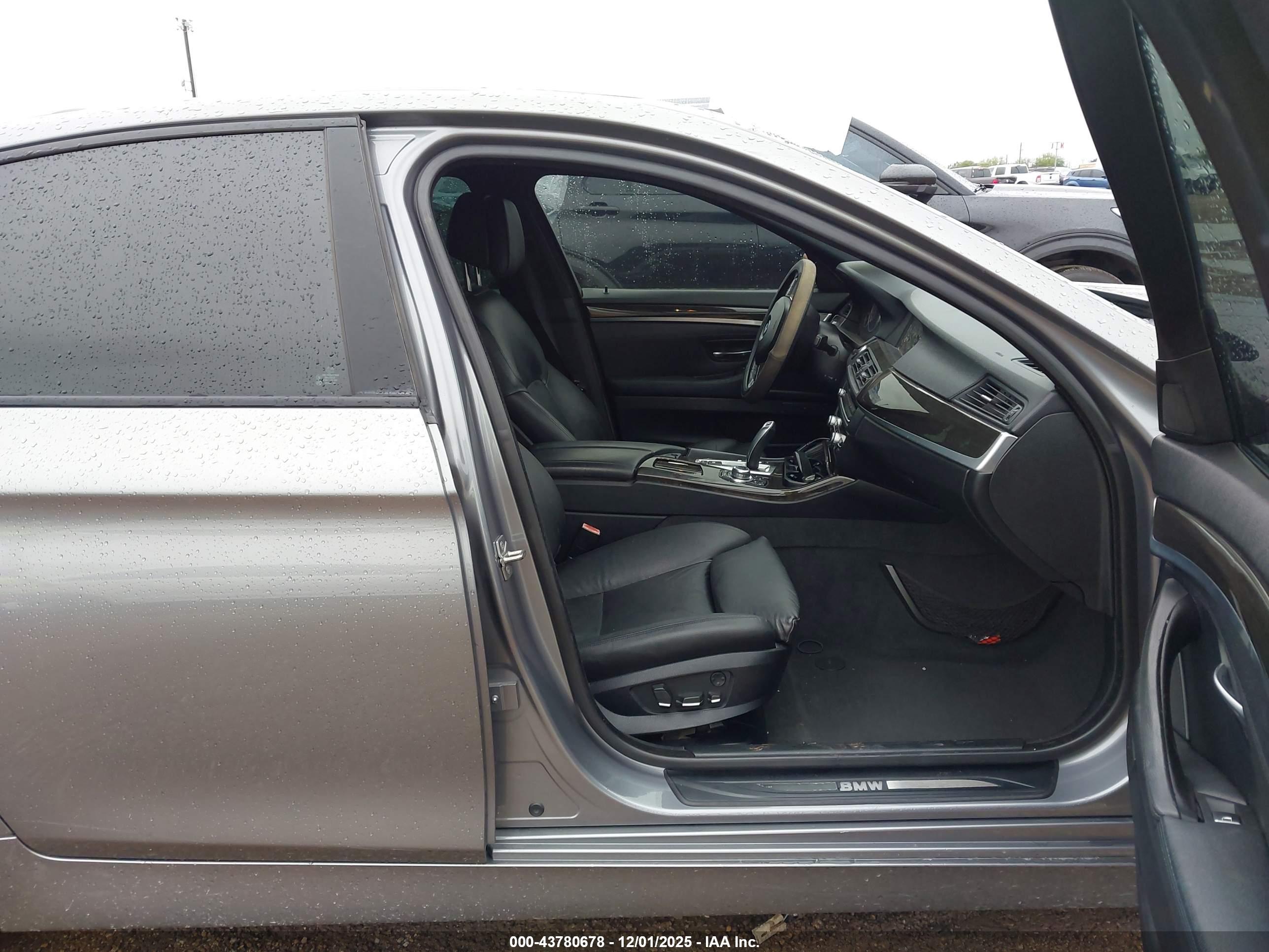 BMW 528I image 5