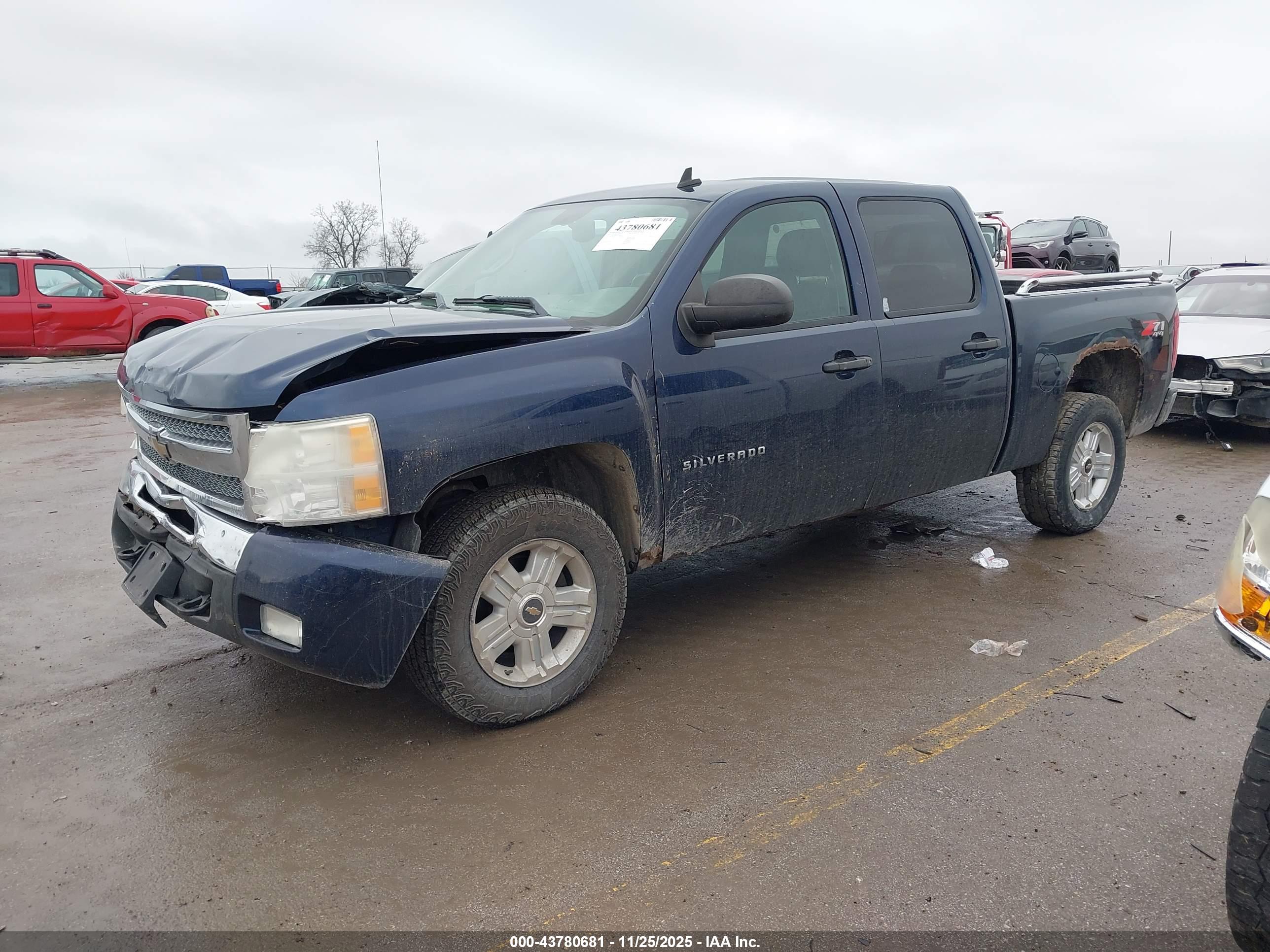 CHEVROLET SILVERADO image 2