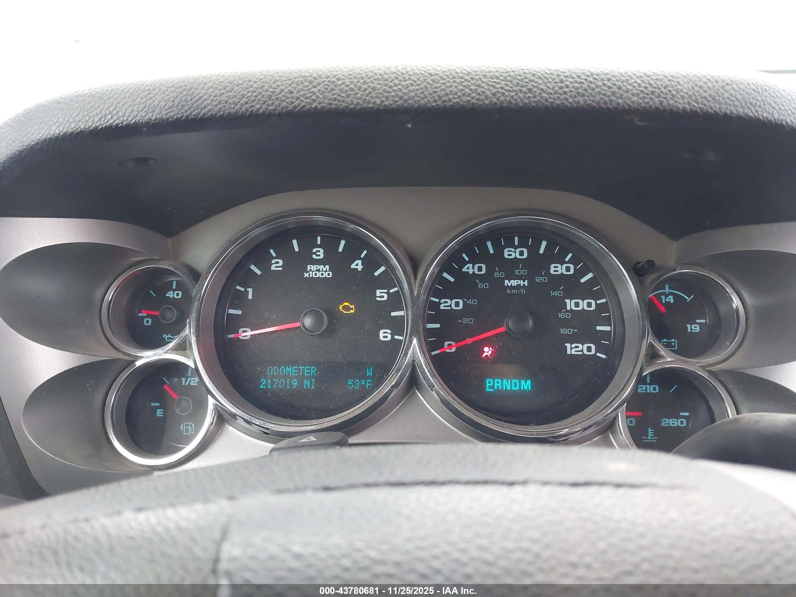 CHEVROLET SILVERADO image 7