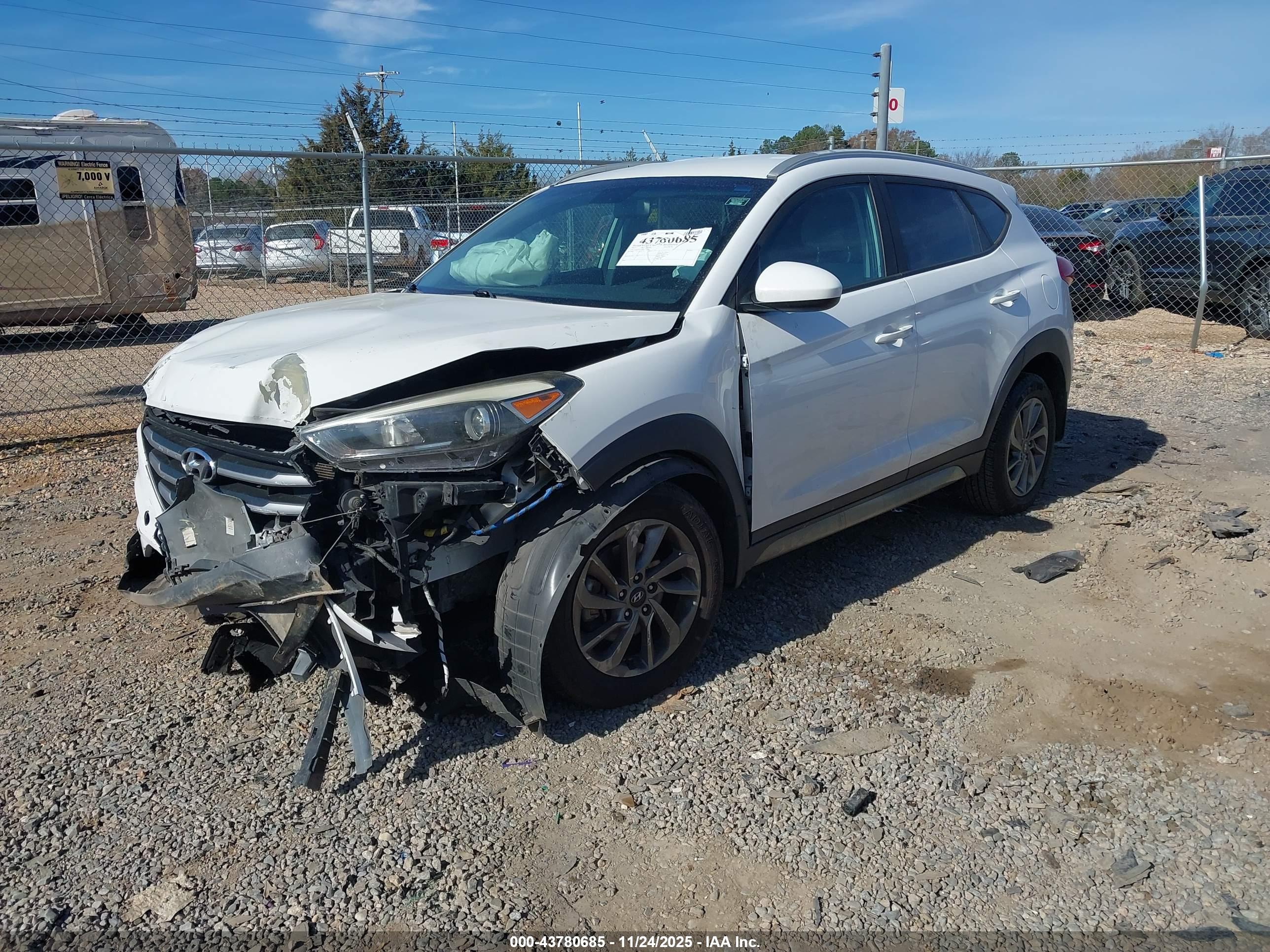 HYUNDAI TUCSON image 2