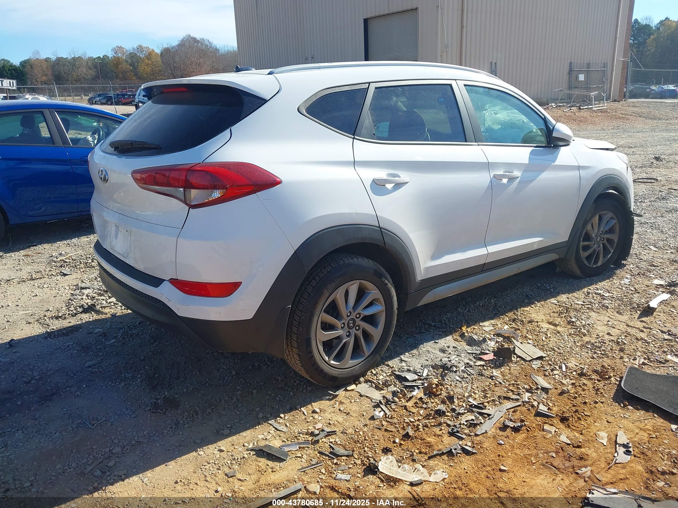 HYUNDAI TUCSON image 4