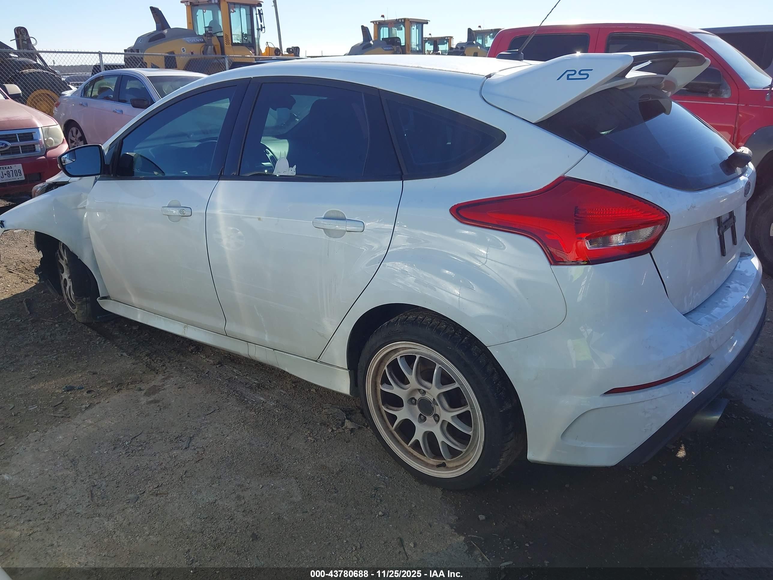 FORD FOCUS image 3