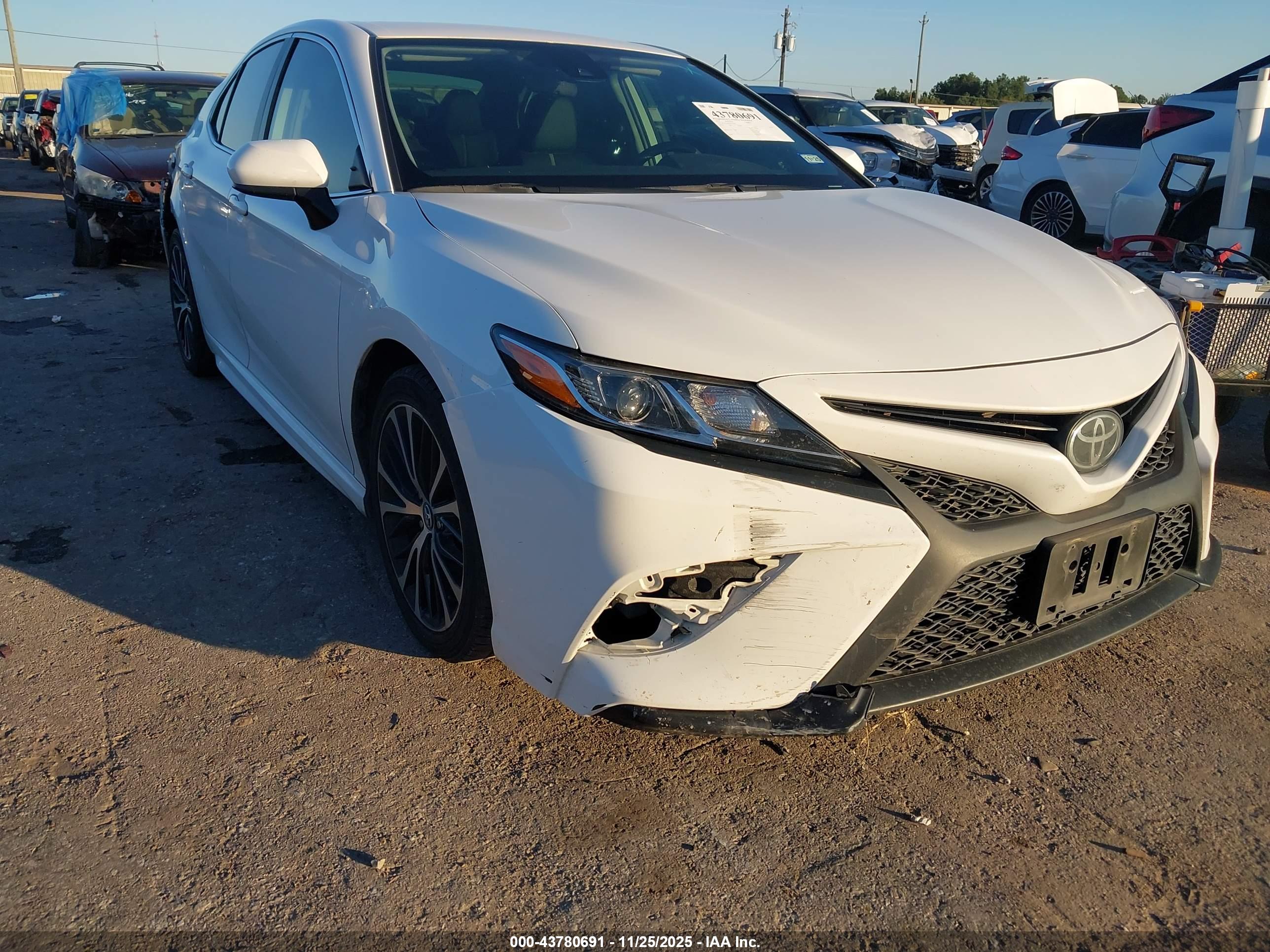 TOYOTA CAMRY image 6