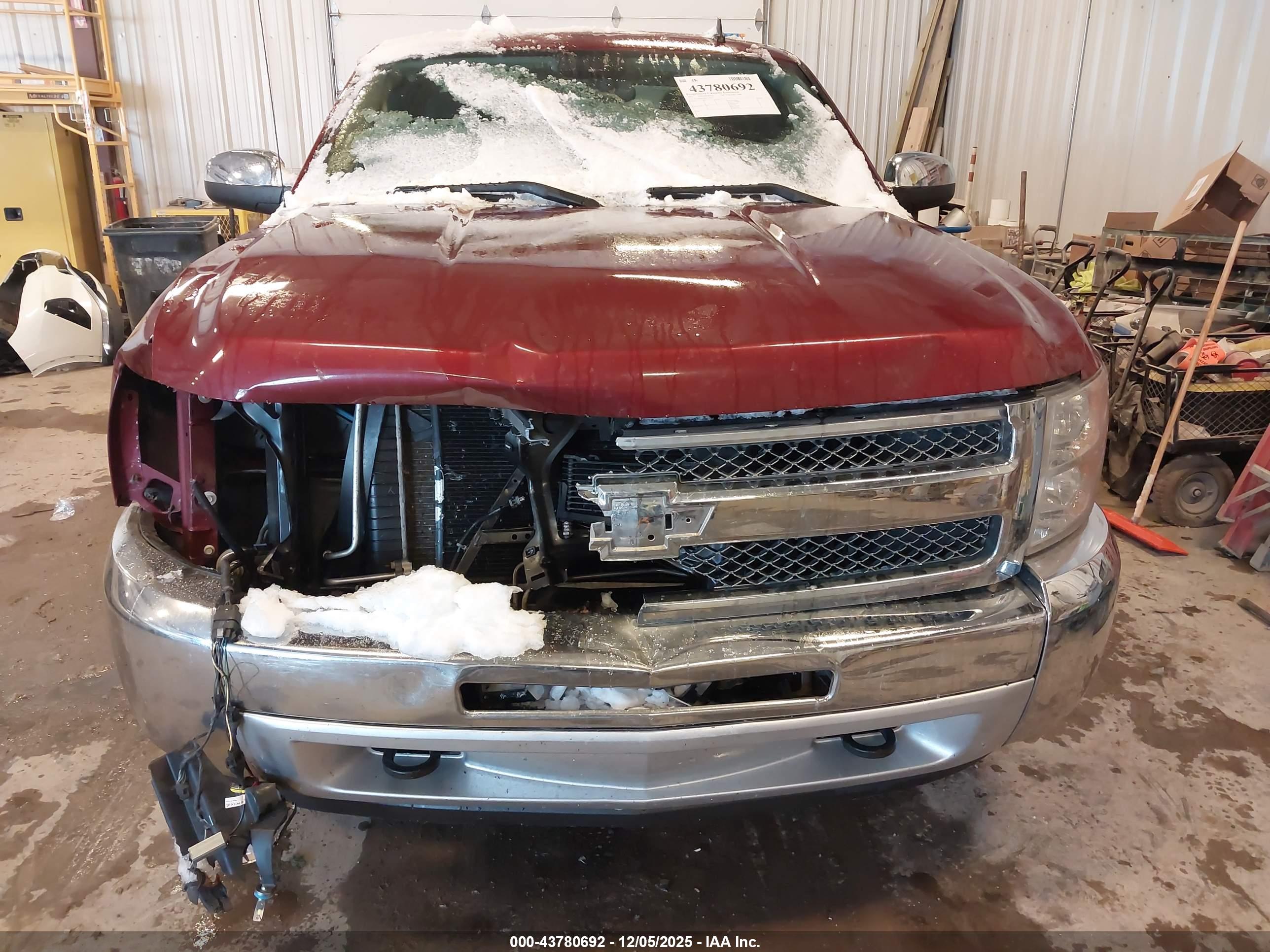 CHEVROLET SILVERADO image 6