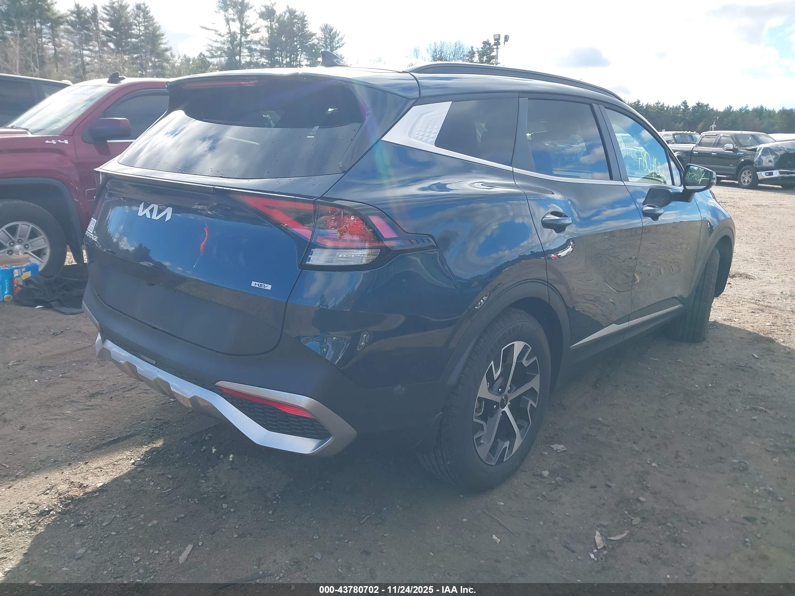 KIA SPORTAGE image 4
