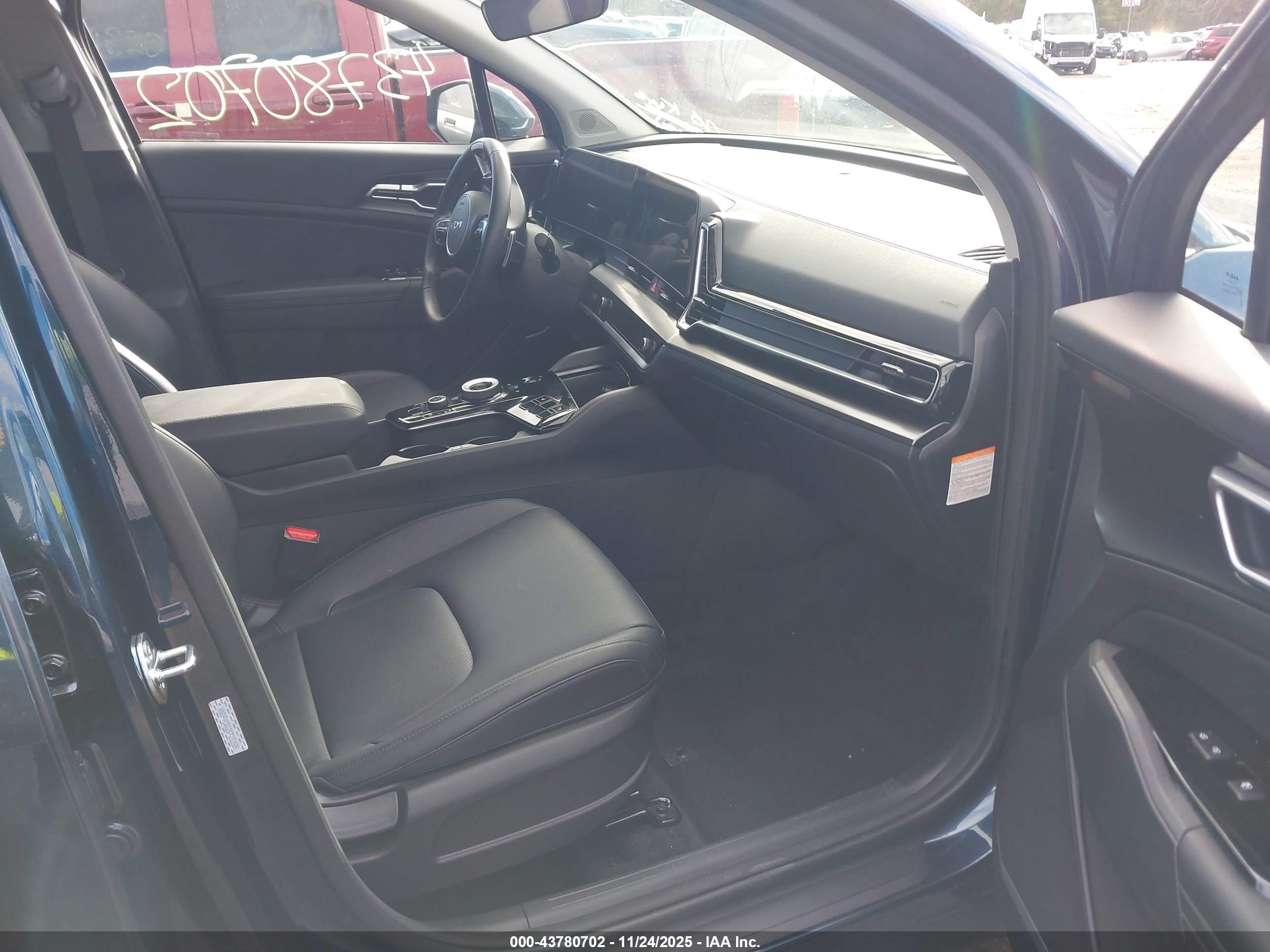 KIA SPORTAGE image 5