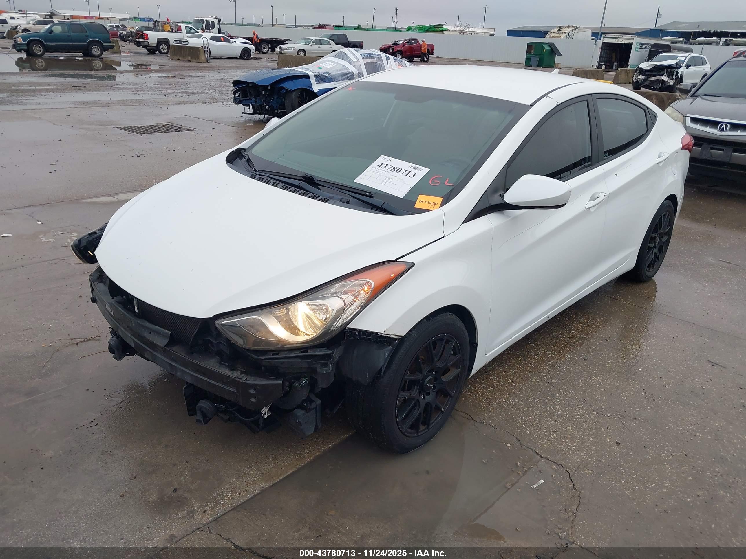 HYUNDAI ELANTRA image 2
