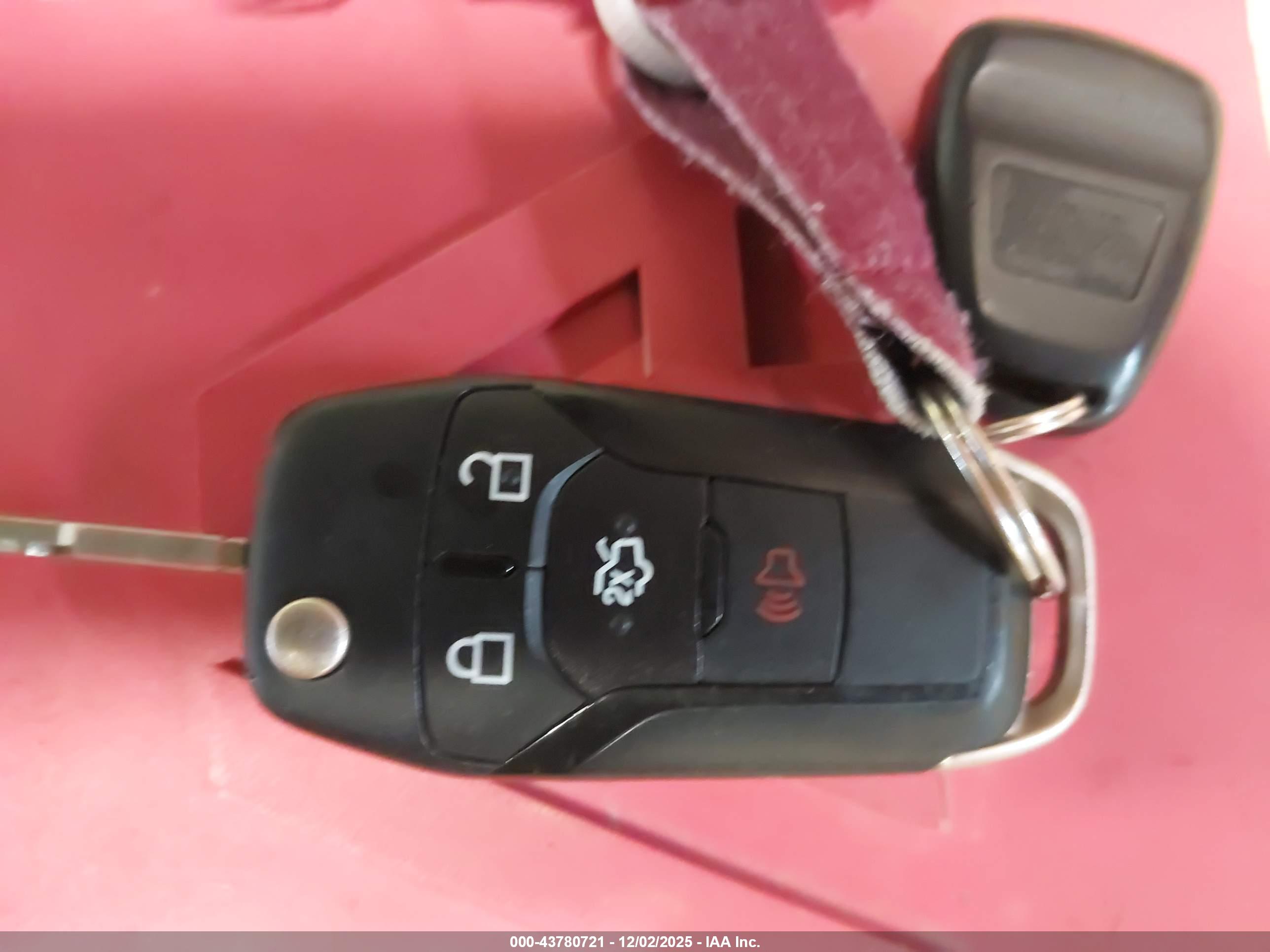 FORD FUSION image 11