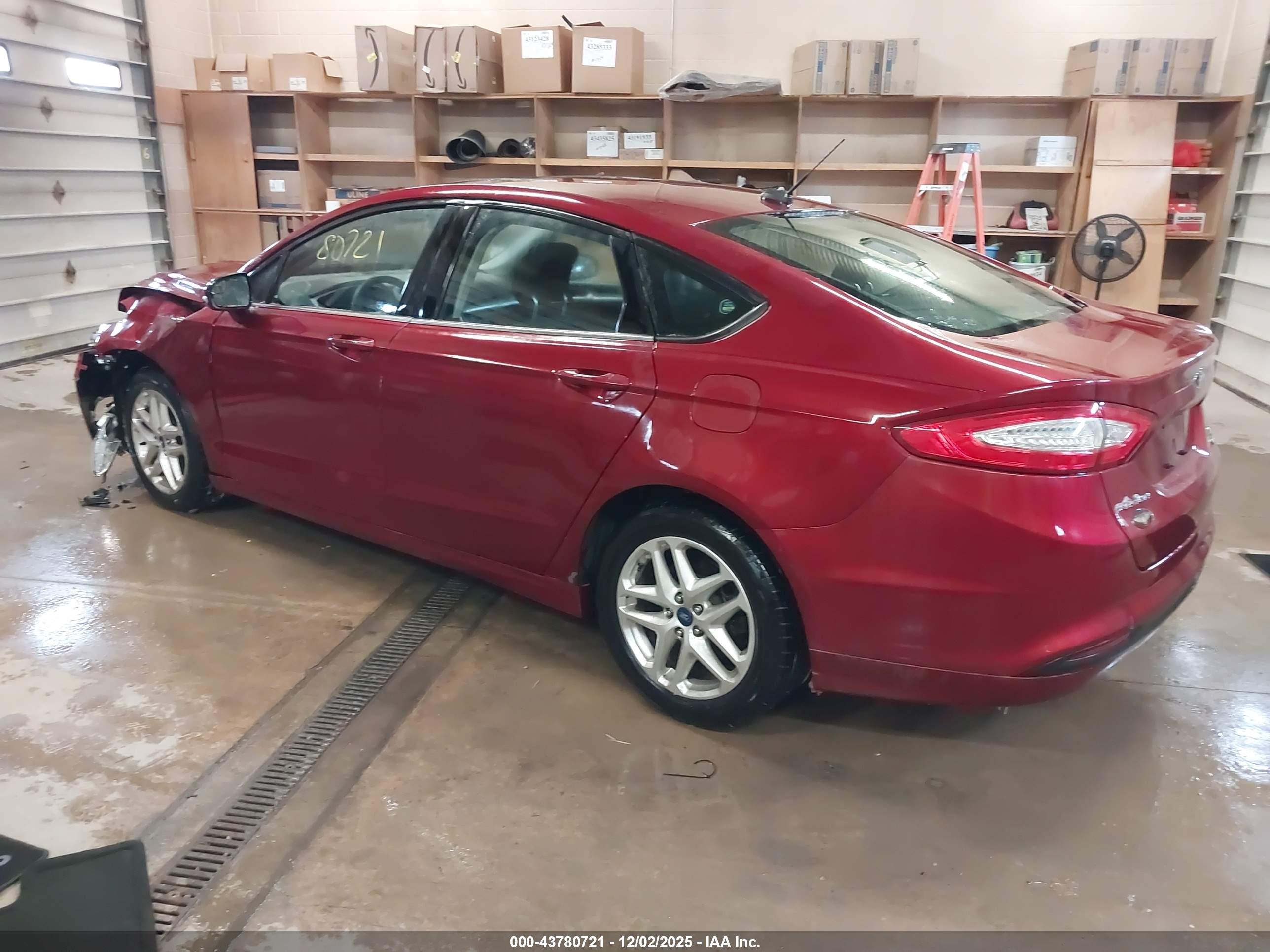 FORD FUSION image 3