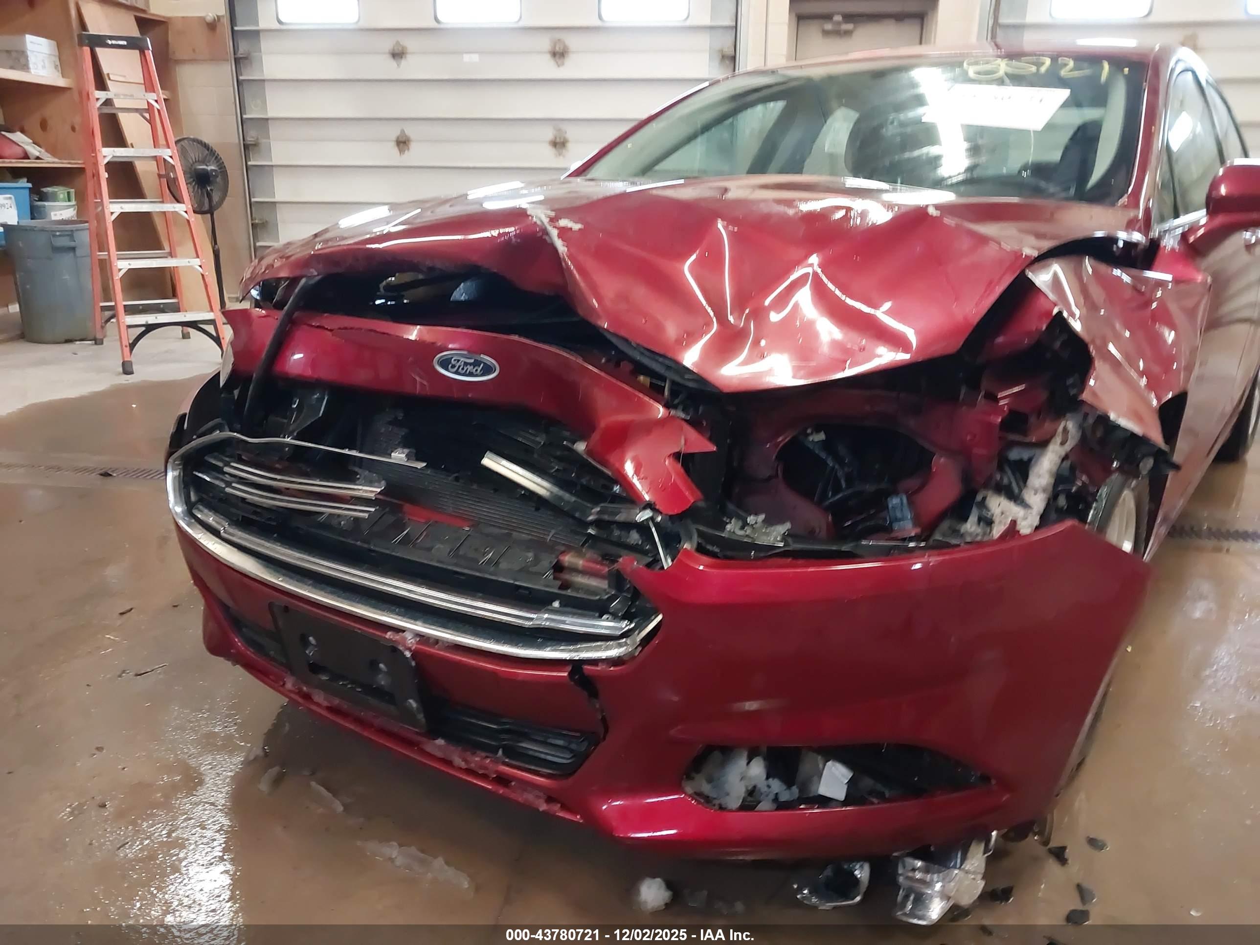 FORD FUSION image 6