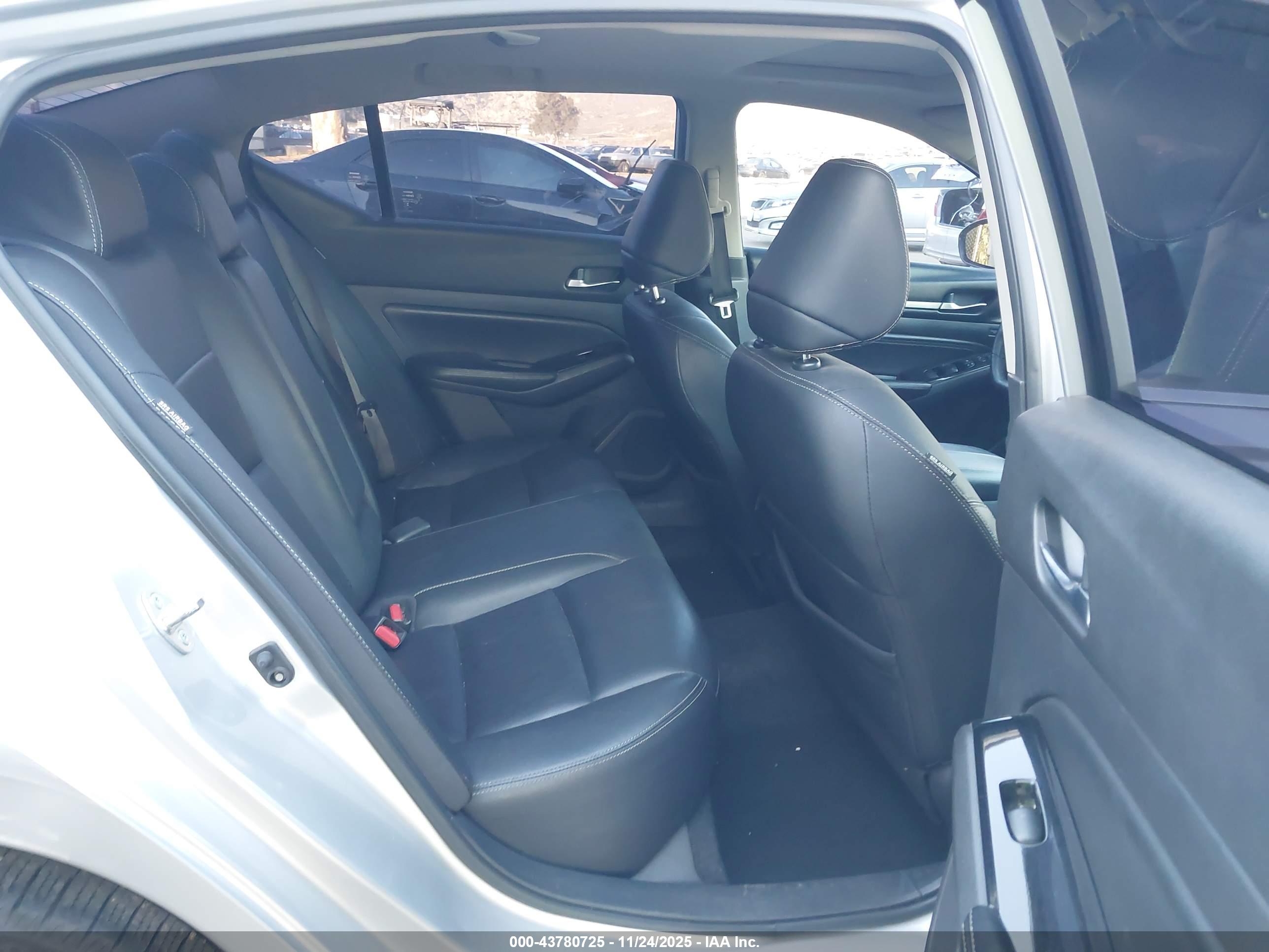 NISSAN ALTIMA image 8