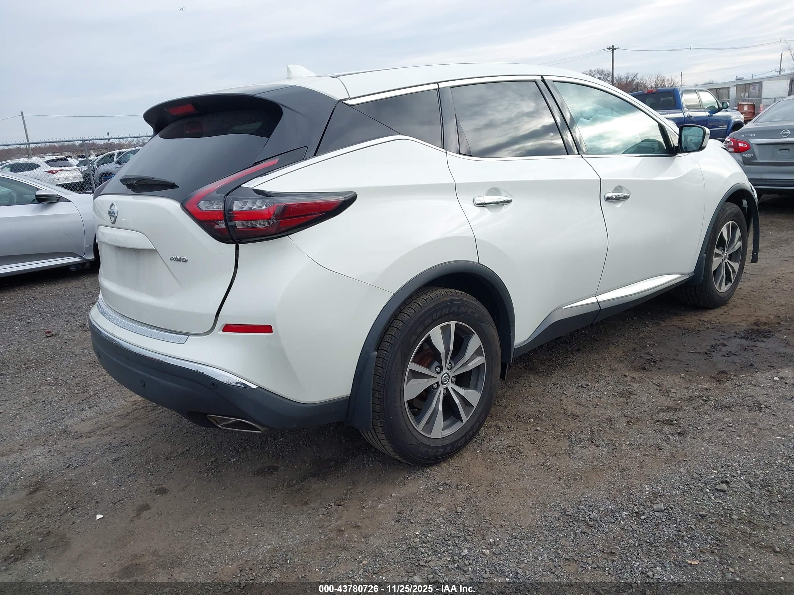 NISSAN MURANO image 4