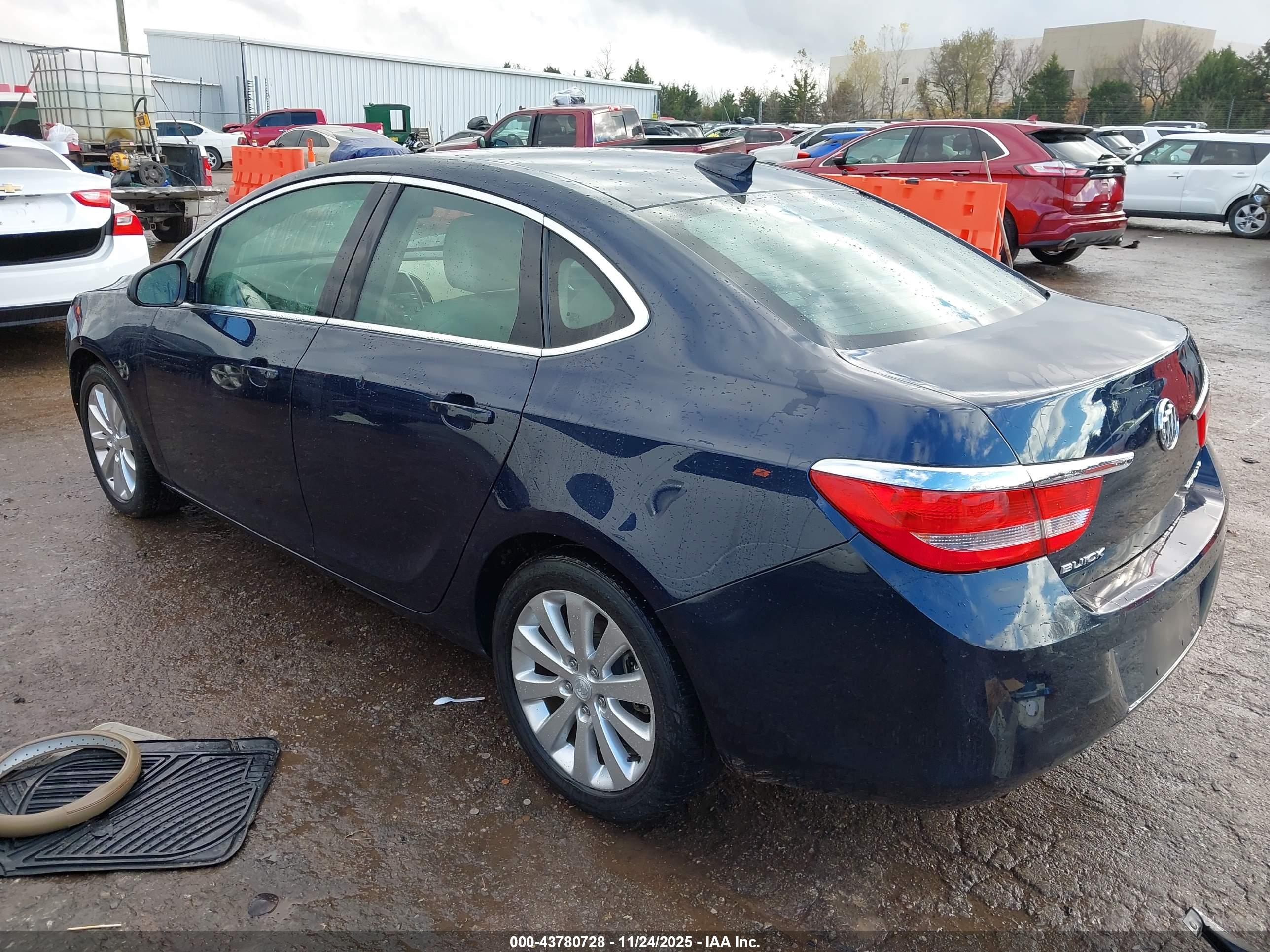 BUICK VERANO image 3