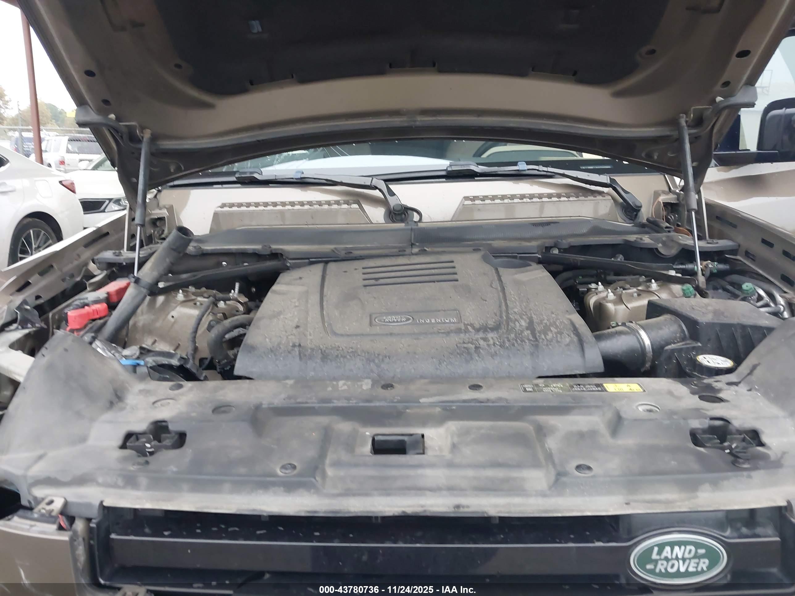 LAND ROVER image 10