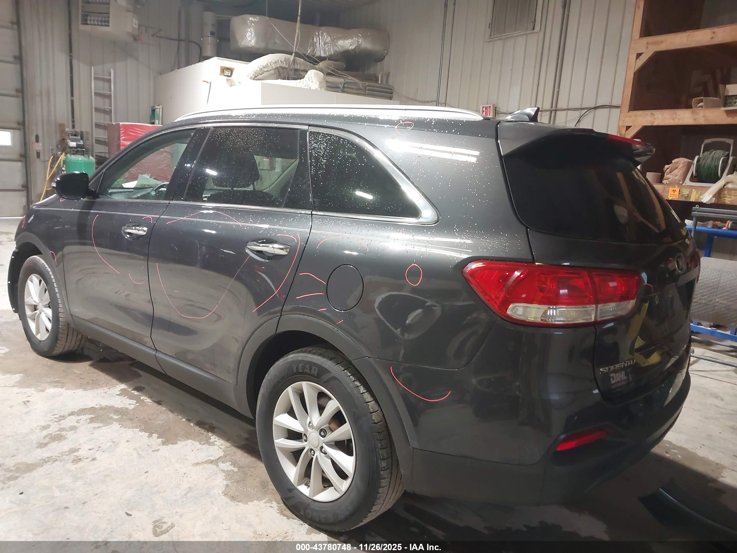 KIA SORENTO image 3