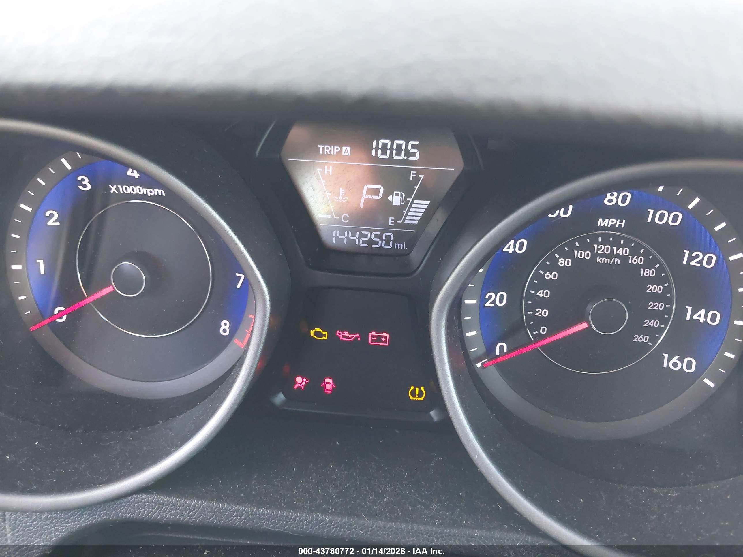HYUNDAI ELANTRA image 7