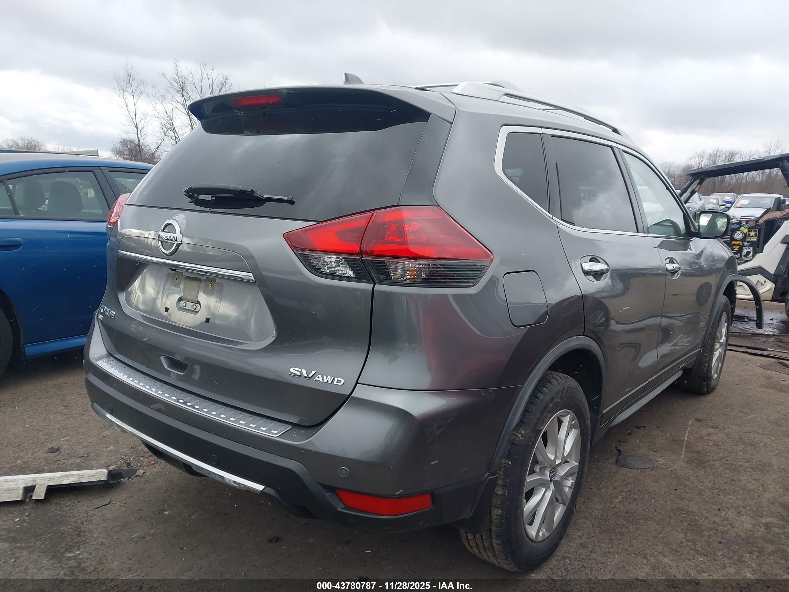 NISSAN ROGUE image 4