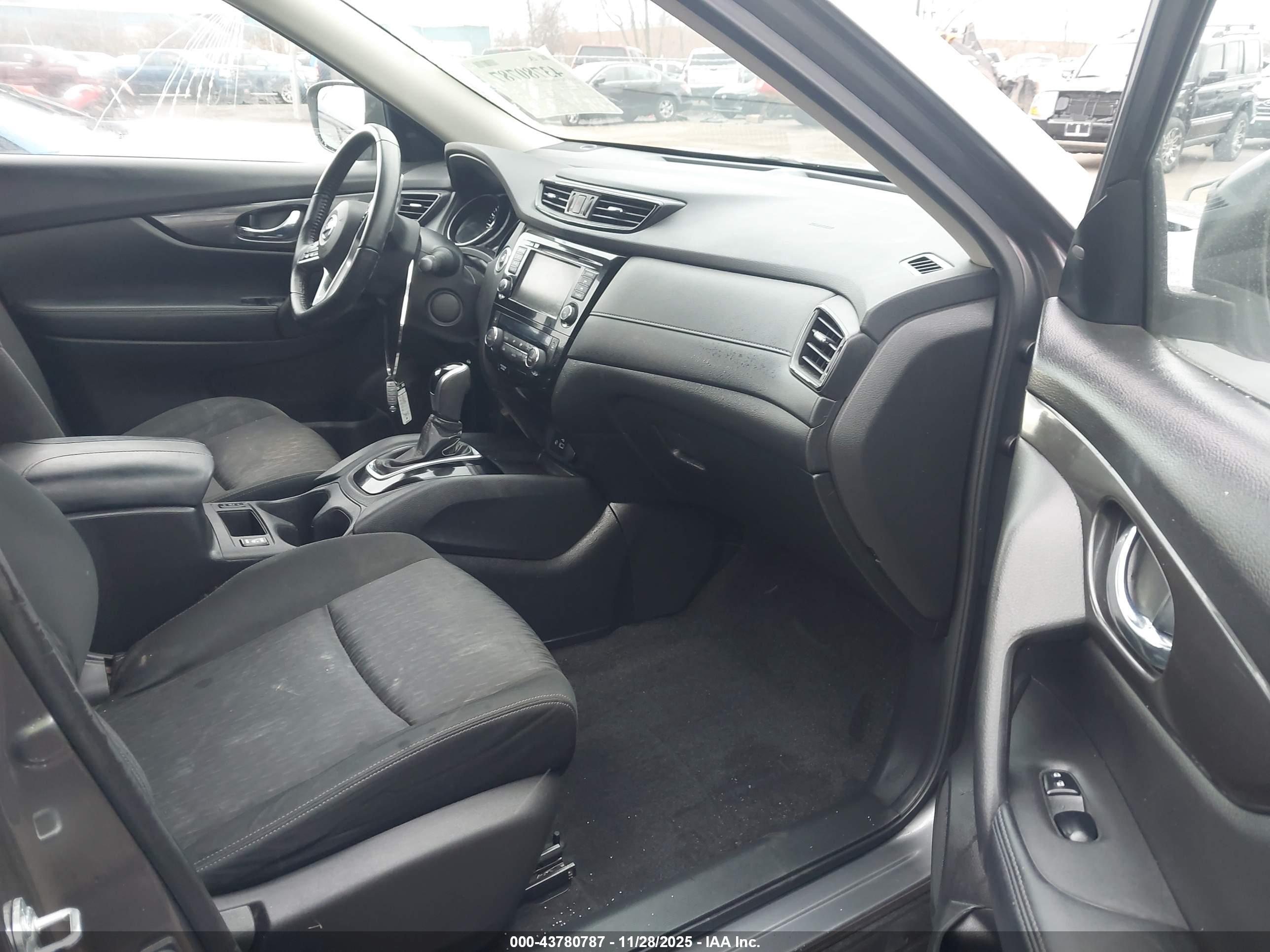 NISSAN ROGUE image 5