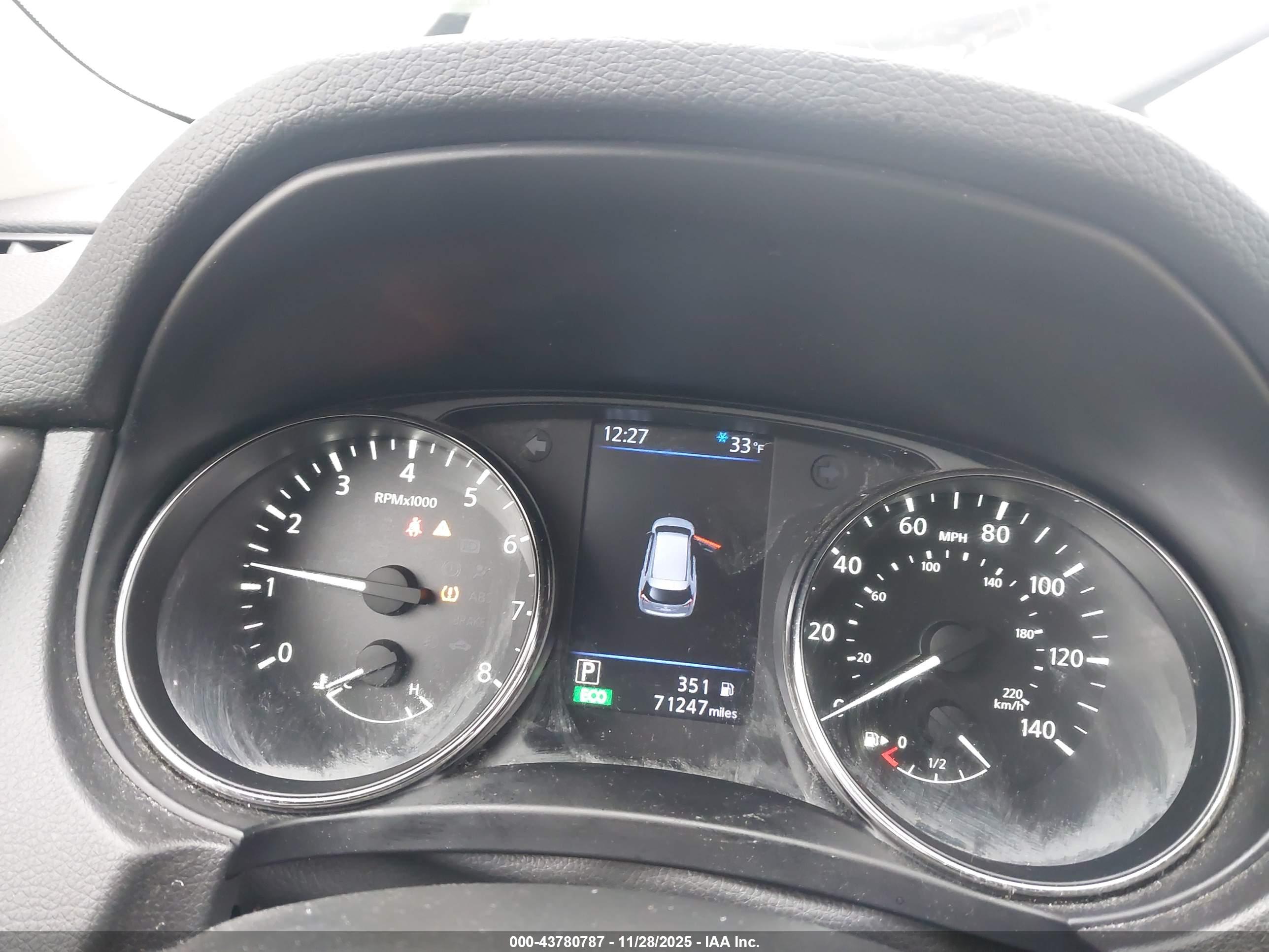 NISSAN ROGUE image 7