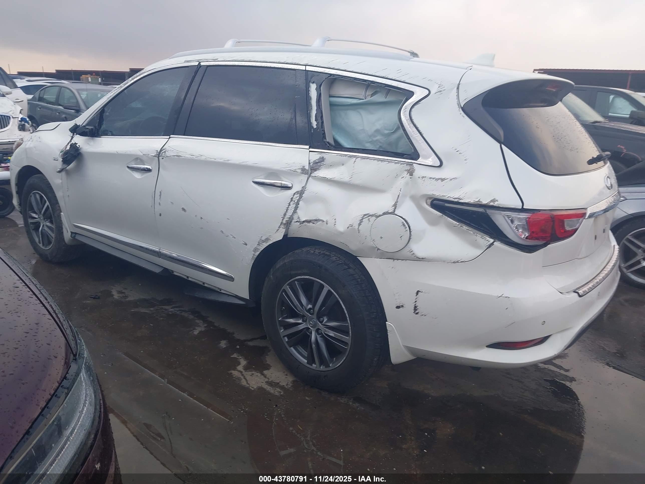 INFINITI QX60 image 3