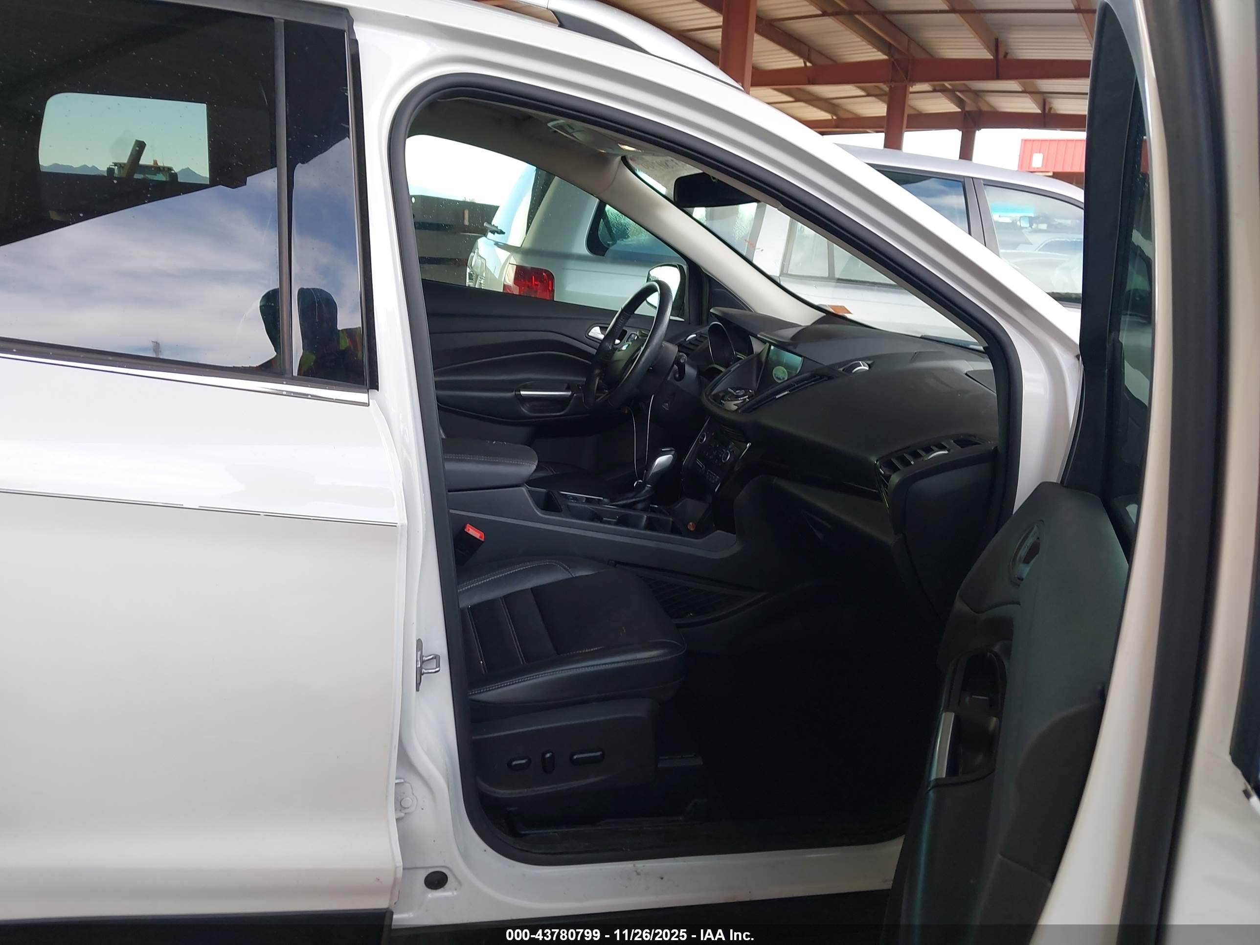 FORD ESCAPE image 5