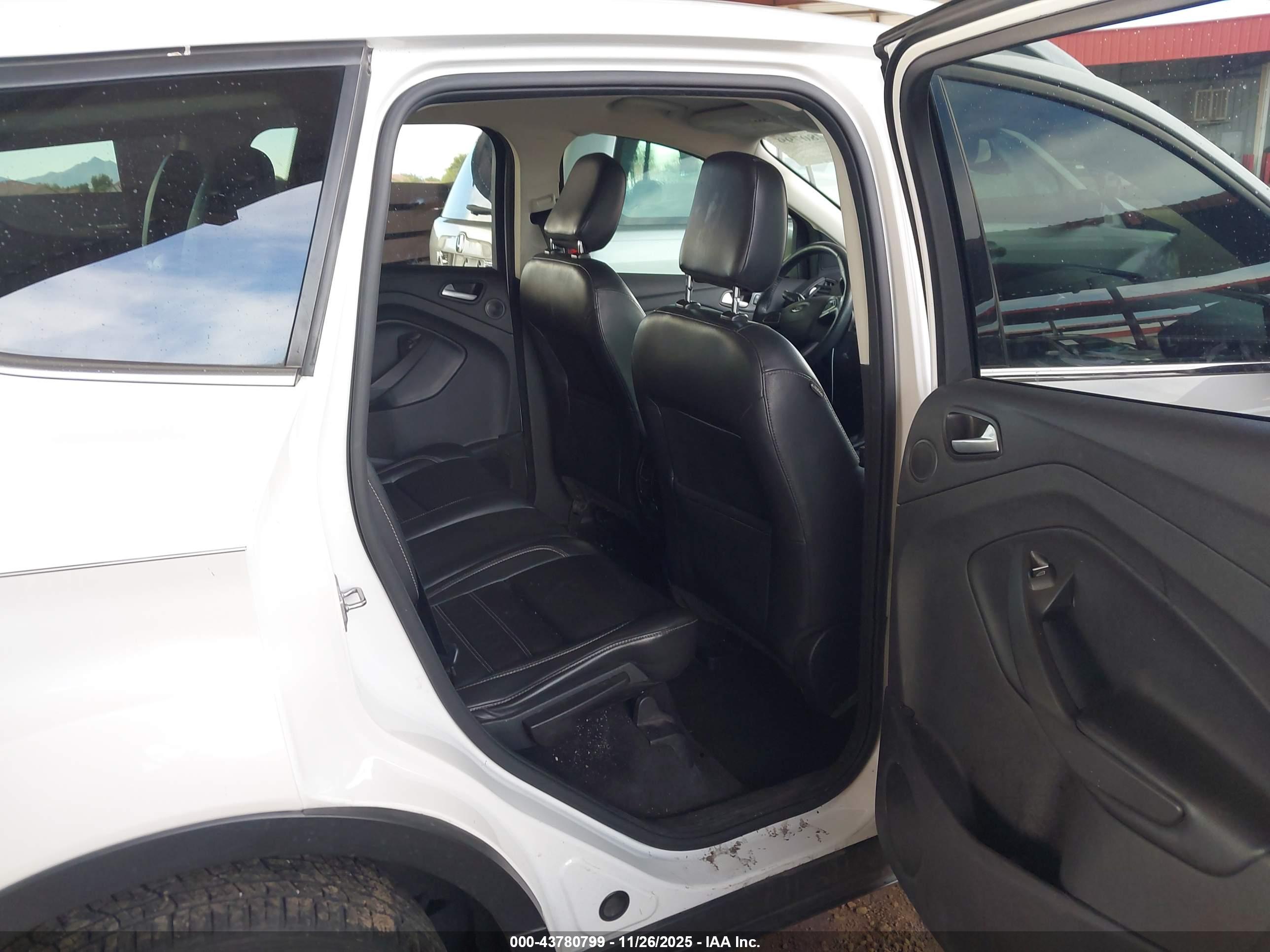 FORD ESCAPE image 8